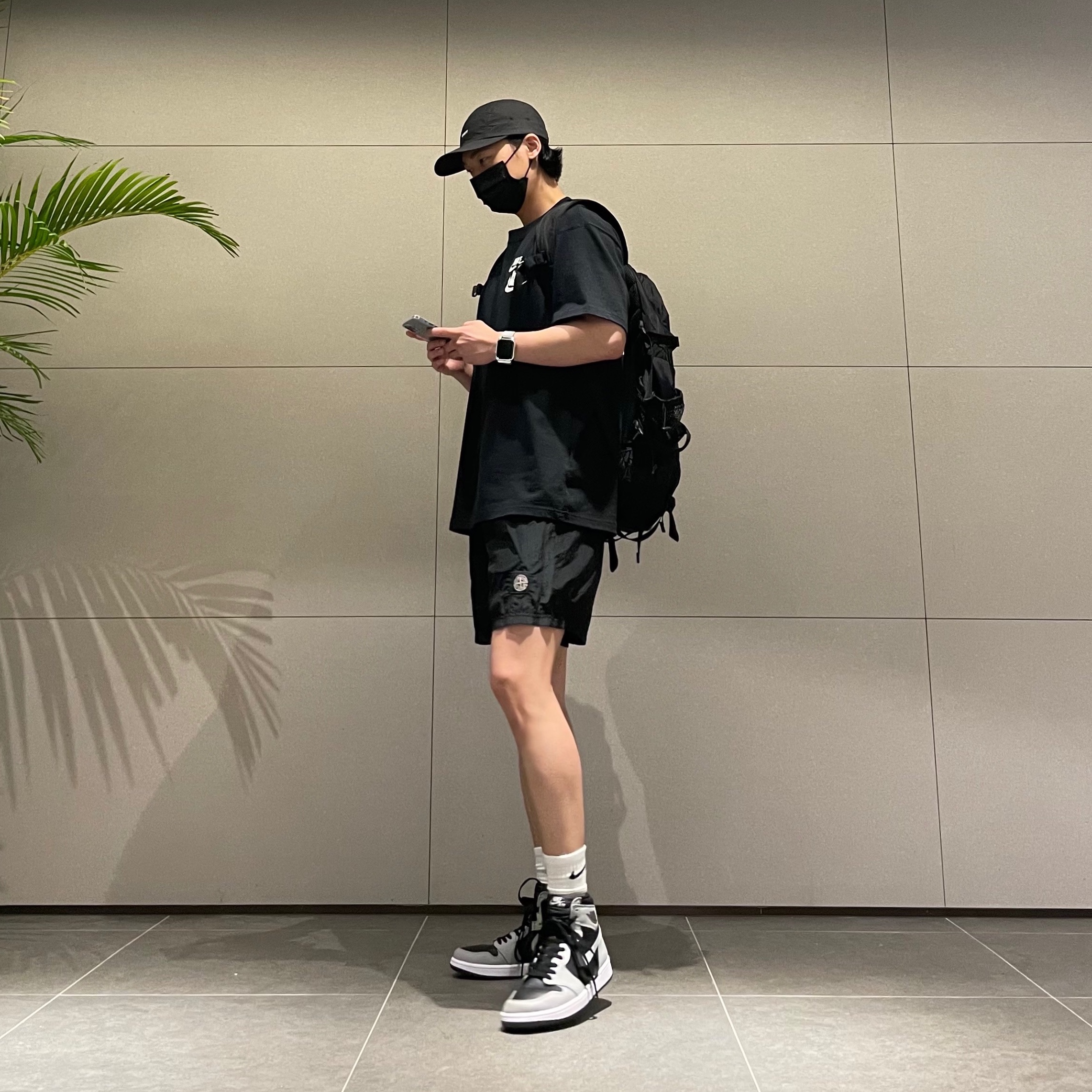 Jordan 1 Retro High OG Shadow 2.0, Stone Island B0943 Nylon Metal Swimming Trunk Black - 21SS 착용 스타일 - 1
