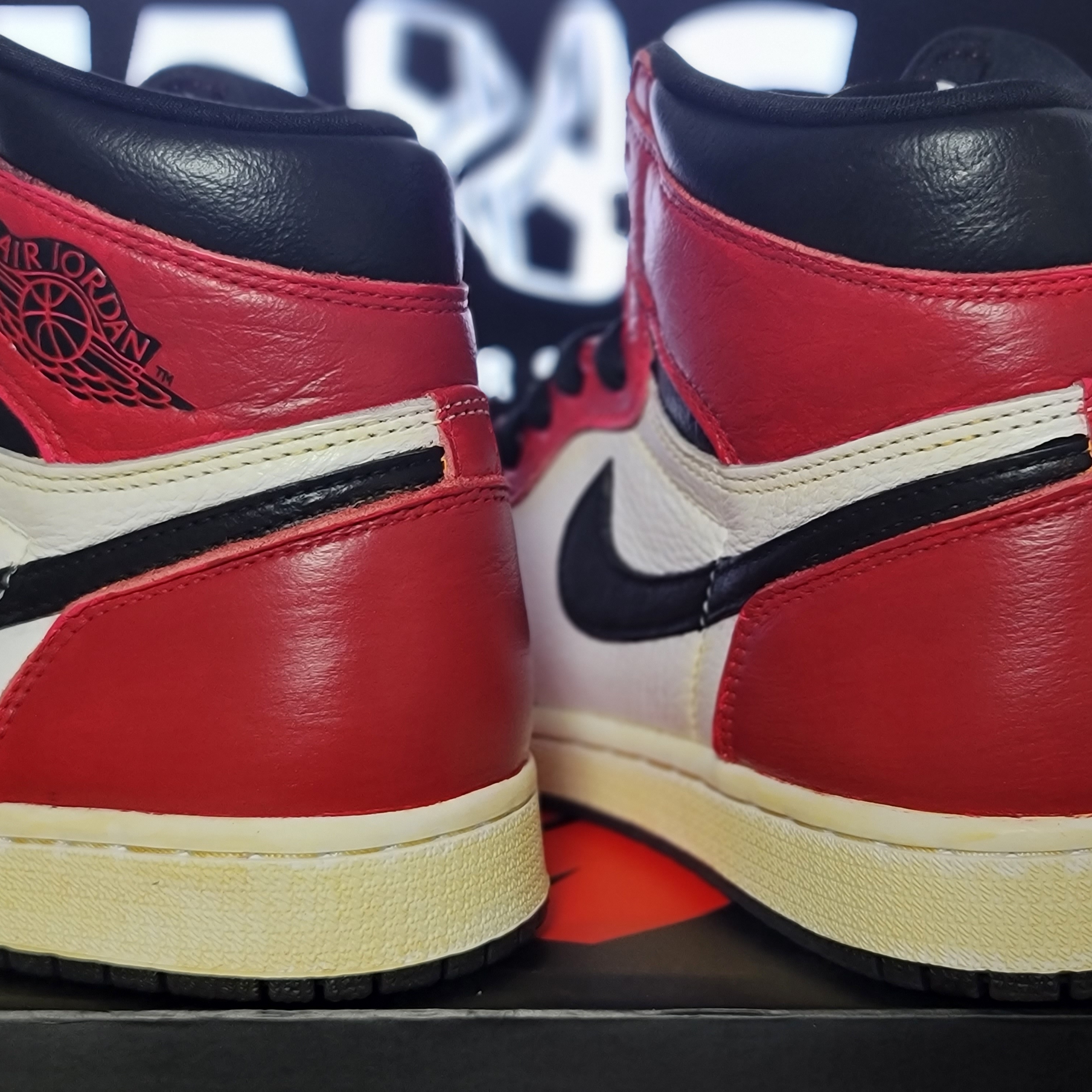 Jordan 1 Retro High OG Light Fusion Red 착용 스타일 - 4