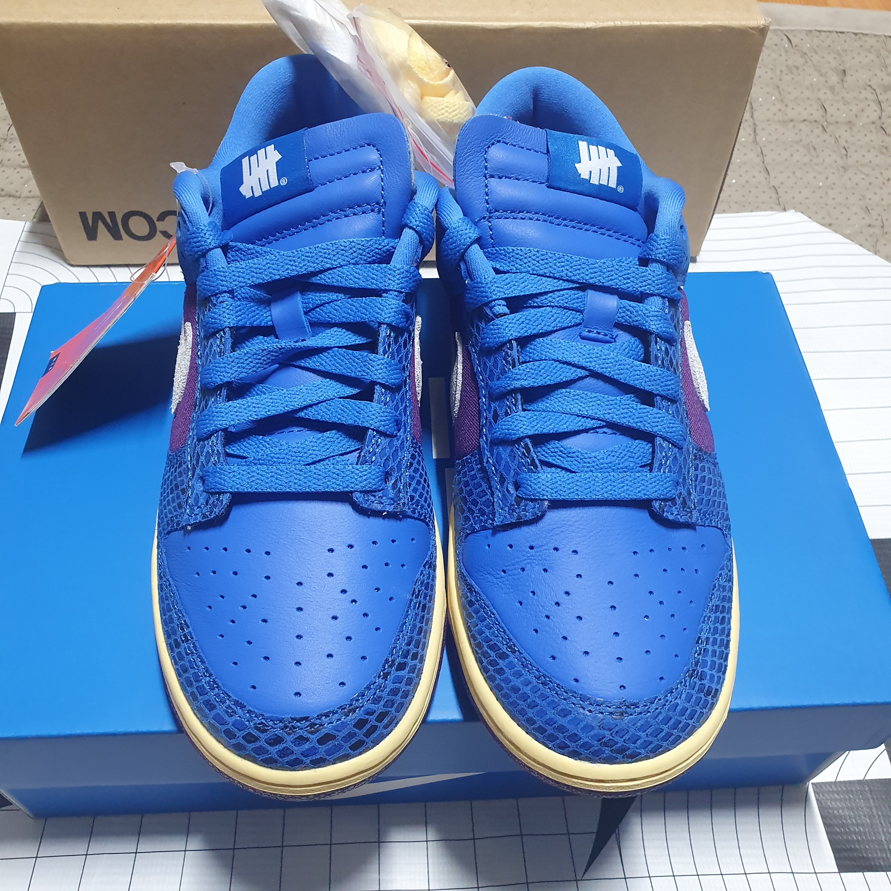 Nike x Undefeated Dunk Low SP 5 On It 착용 스타일 - 2