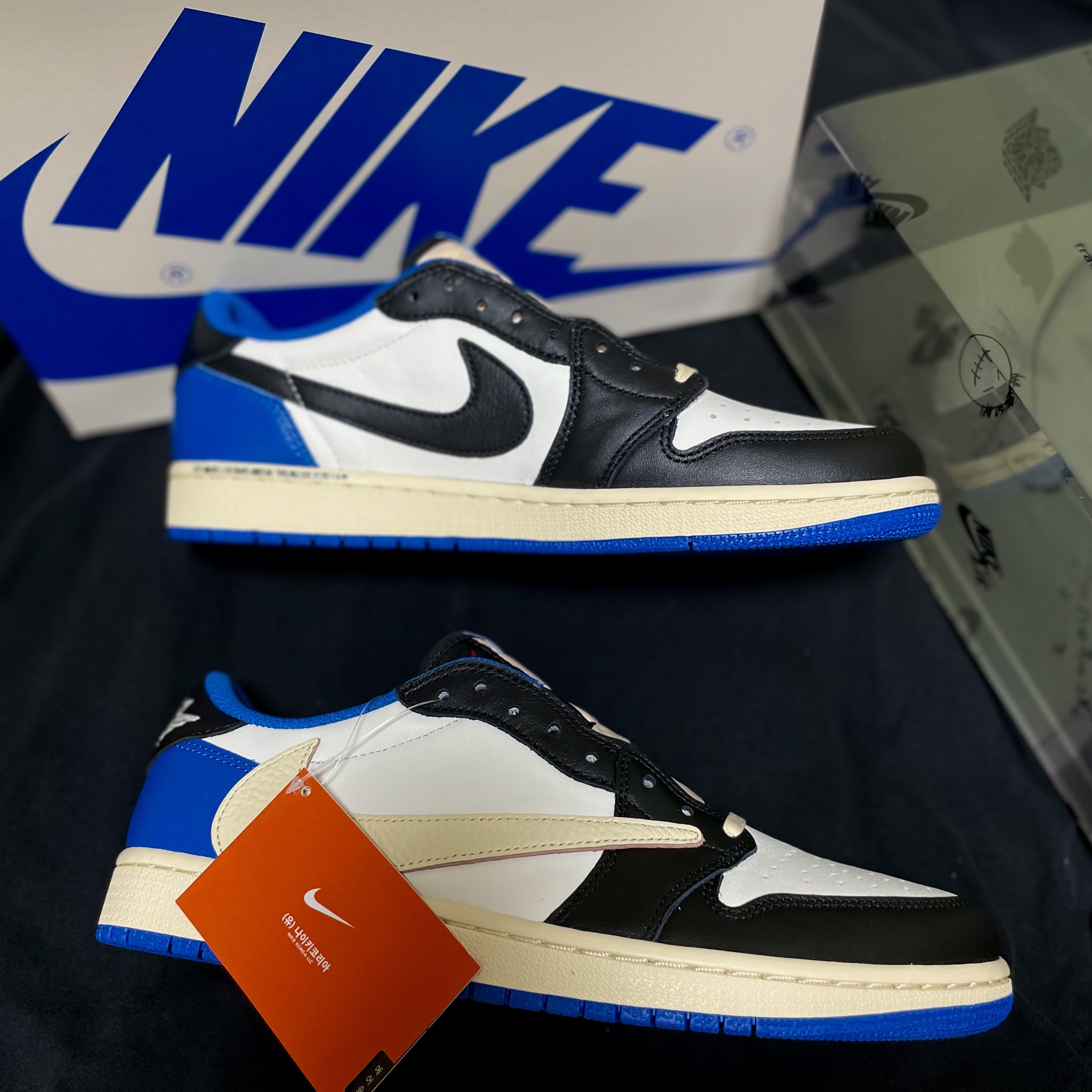 Jordan 1 x Travis Scott x Fragment Retro Low OG SP Military Blue 착용 스타일 - 1