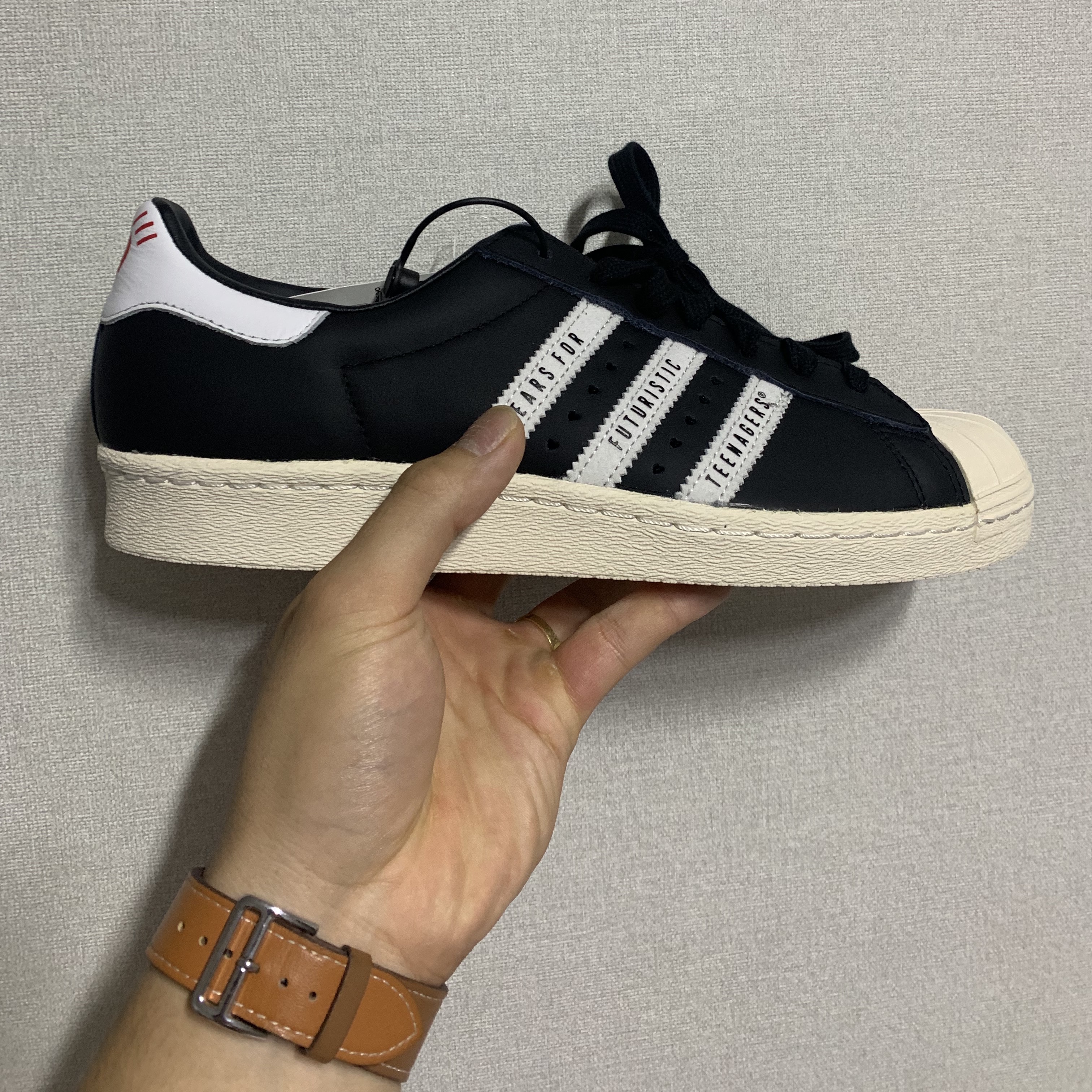 Adidas x Human Made Superstar Black White 착용 스타일