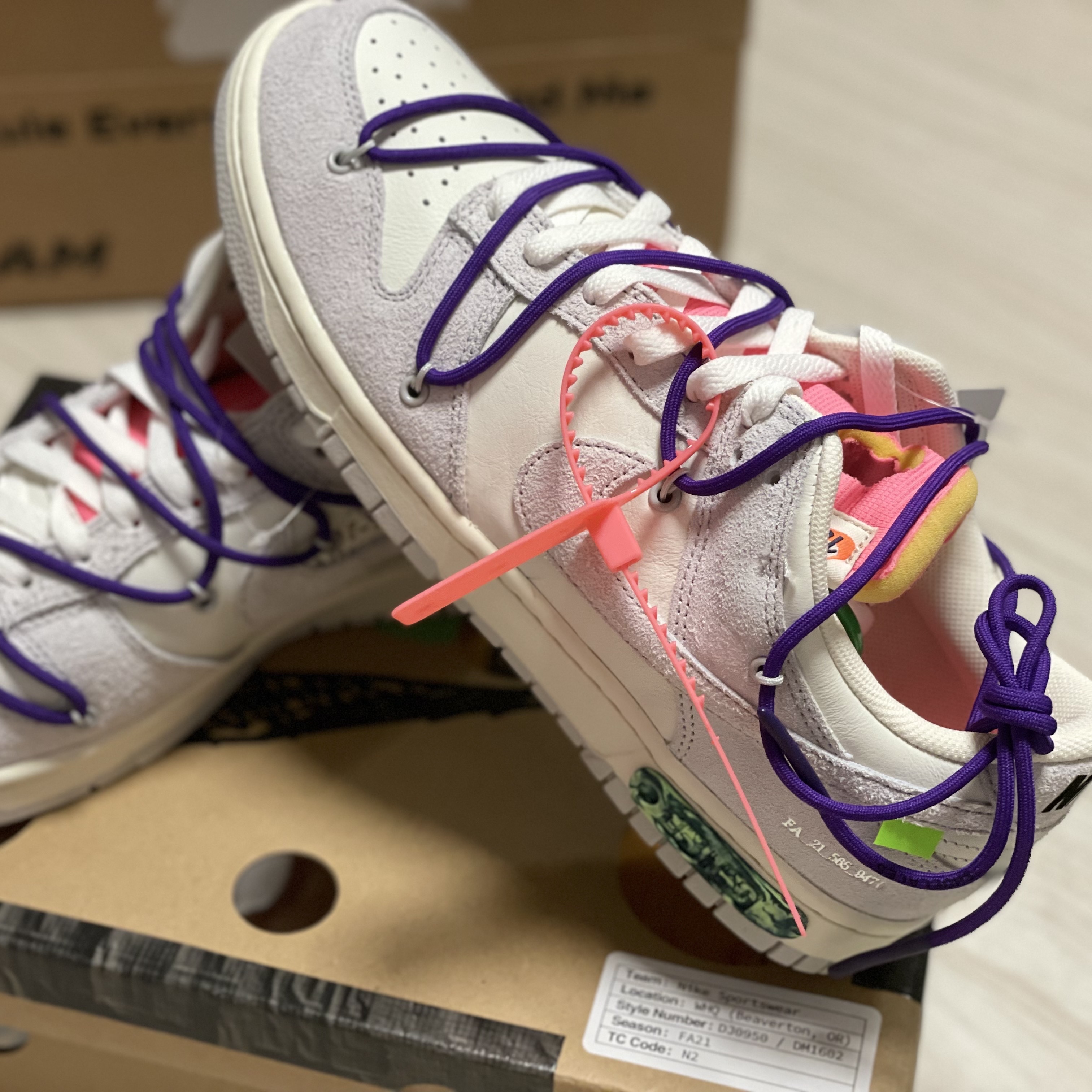 Nike x Off-White Dunk Low The 50 - Lot 15, Nike x Off-White Dunk Low The 50 - Lot 46 착용 스타일 - 2
