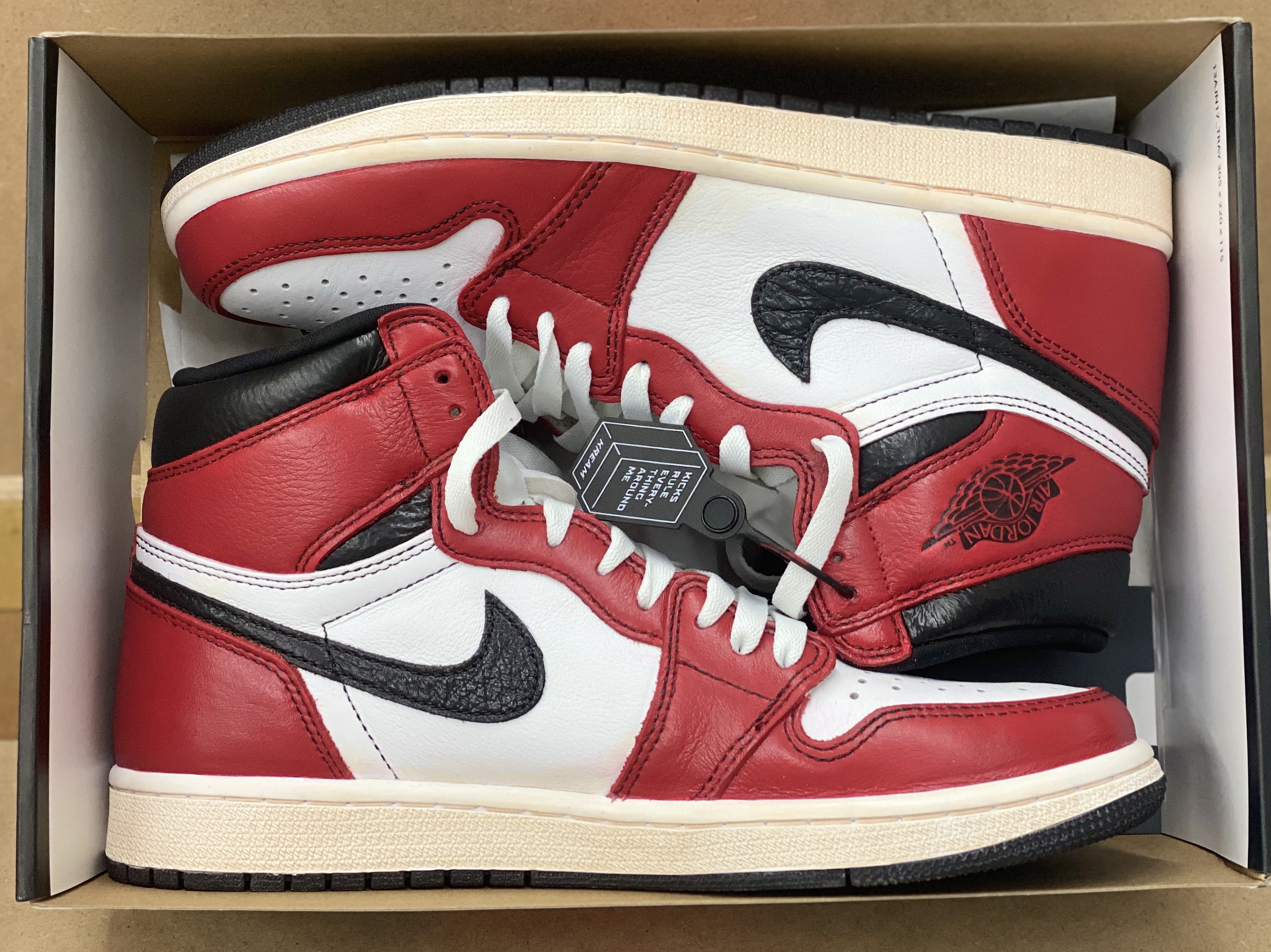 Jordan 1 Retro High OG Light Fusion Red, Jordan 1 Retro High OG Chicago 2015 착용 스타일 - 4