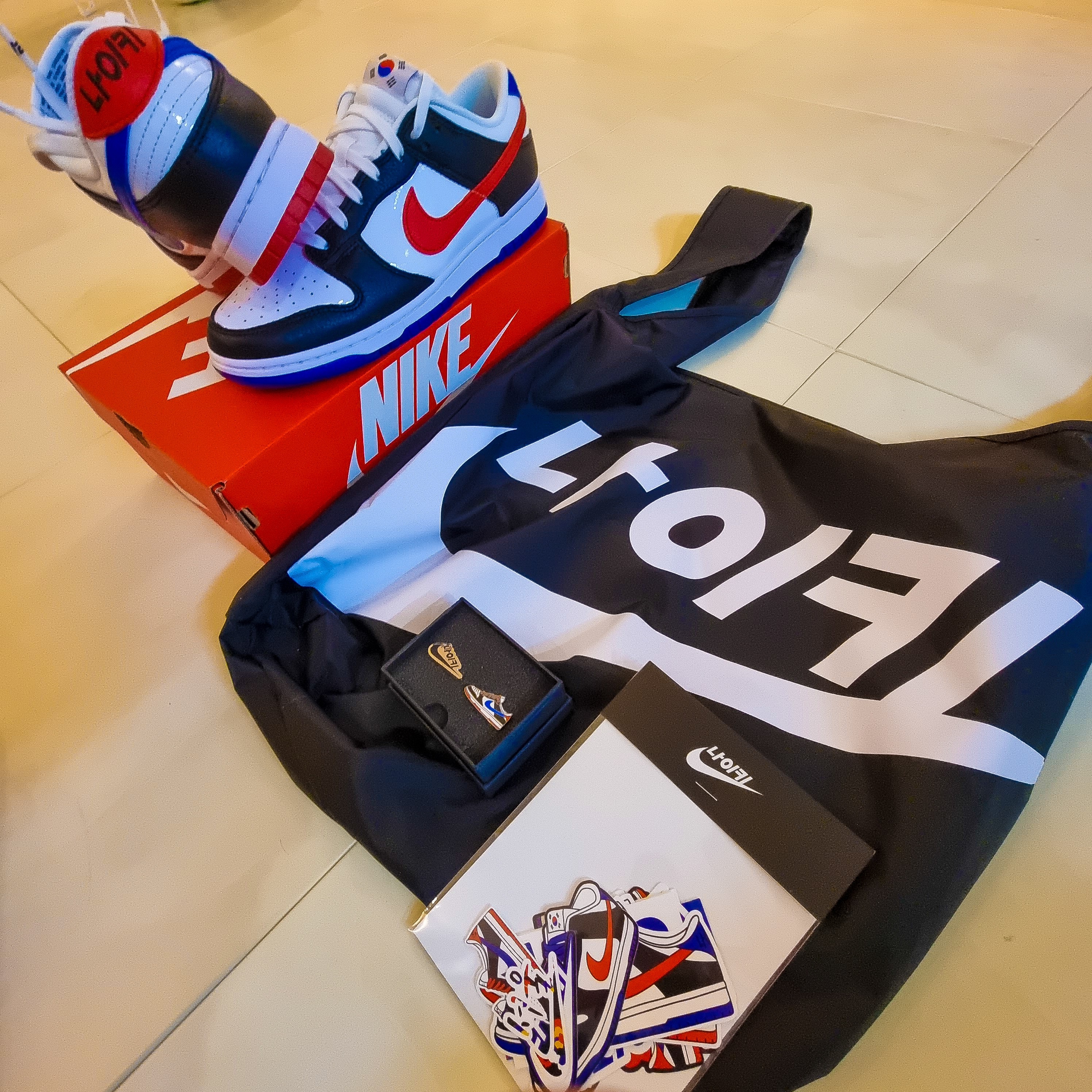 Nike Dunk Low SE Seoul (With Special Gift) 착용 스타일 - 2