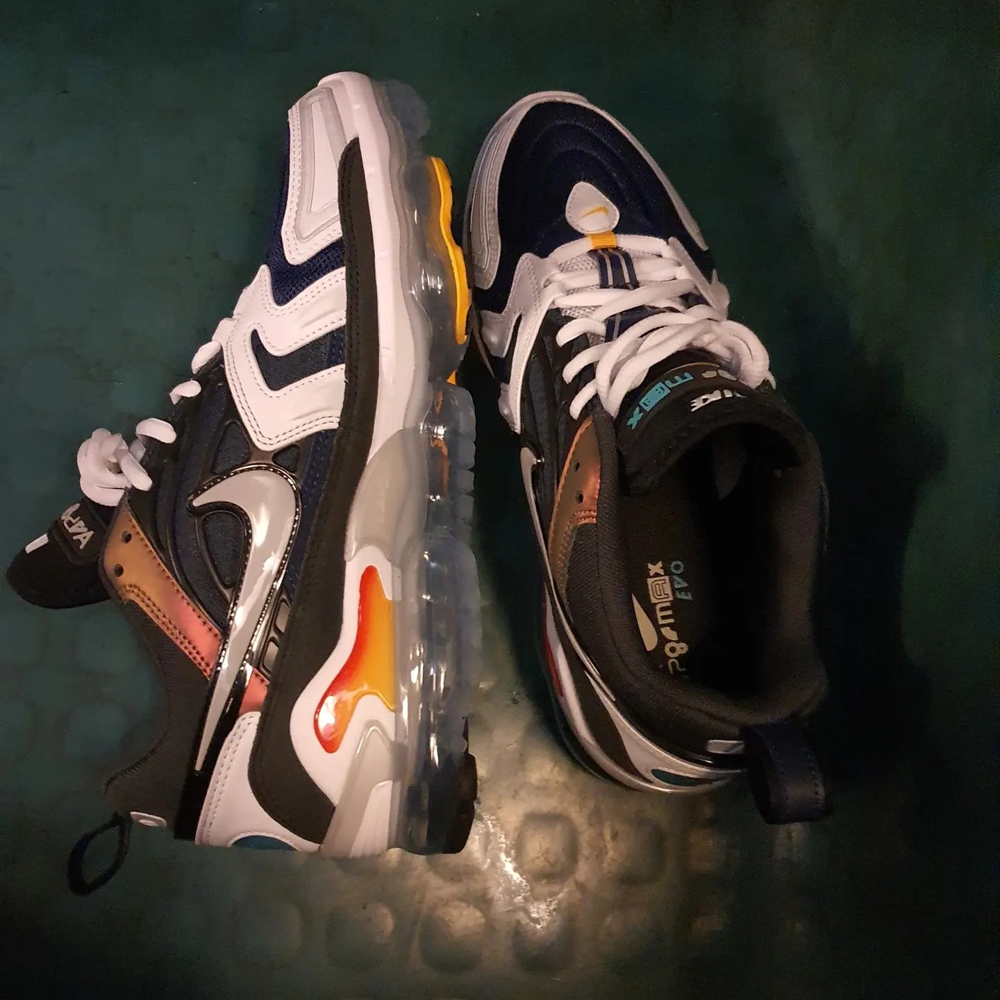 Nike Air VaporMax EVO Anthracite 착용 스타일 - 2