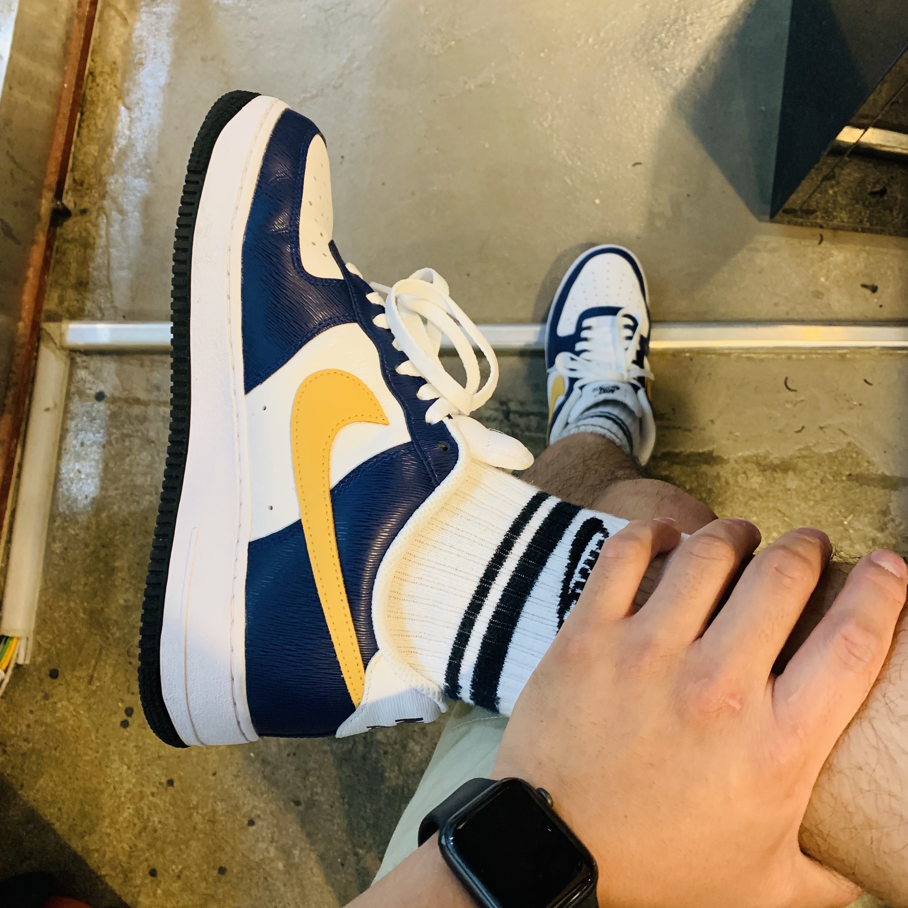 Nike x Kasina Dunk Low 80's Bus, Nike Air Force 1 '07 Low White 착용 스타일