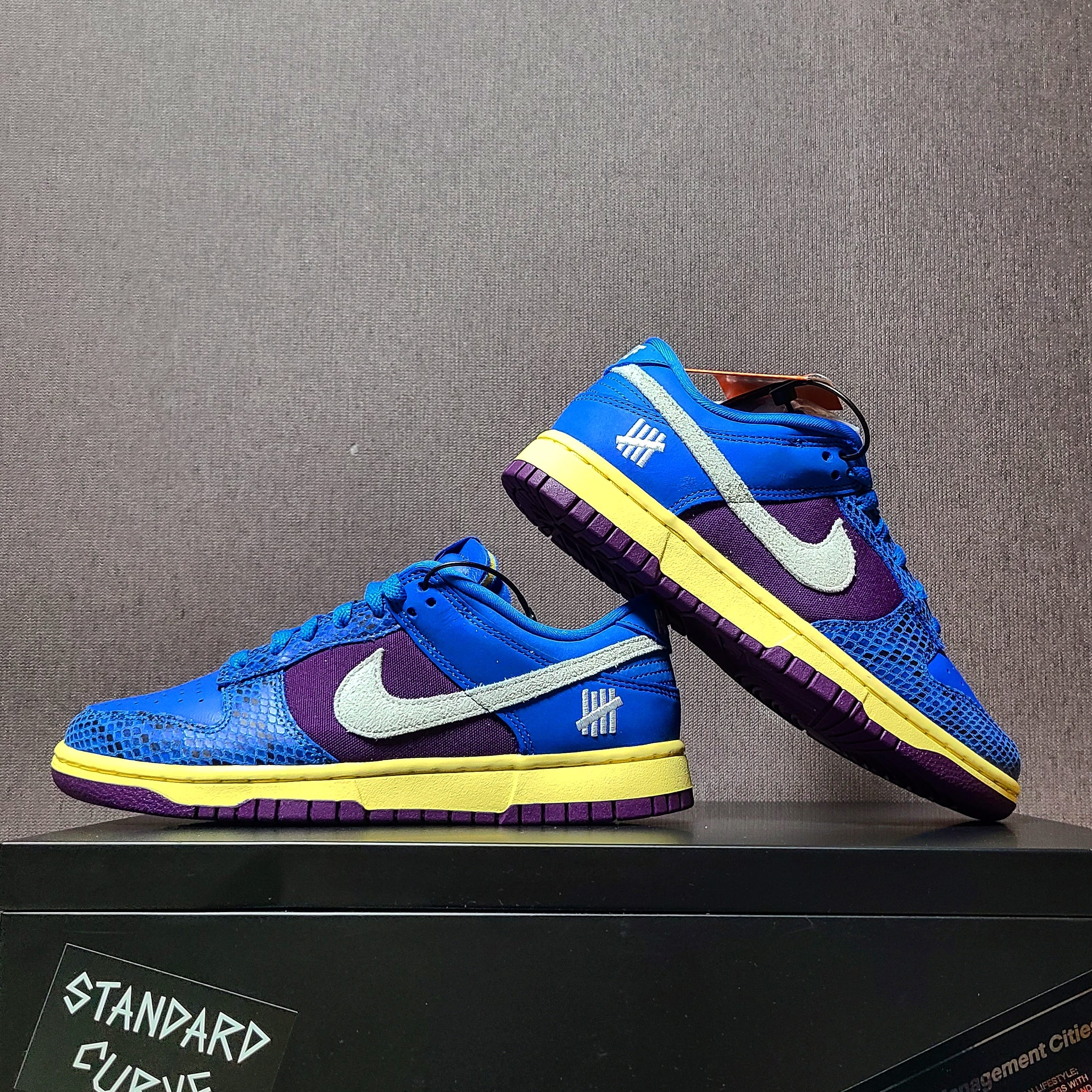Nike x Undefeated Dunk Low SP 5 On It 착용 스타일