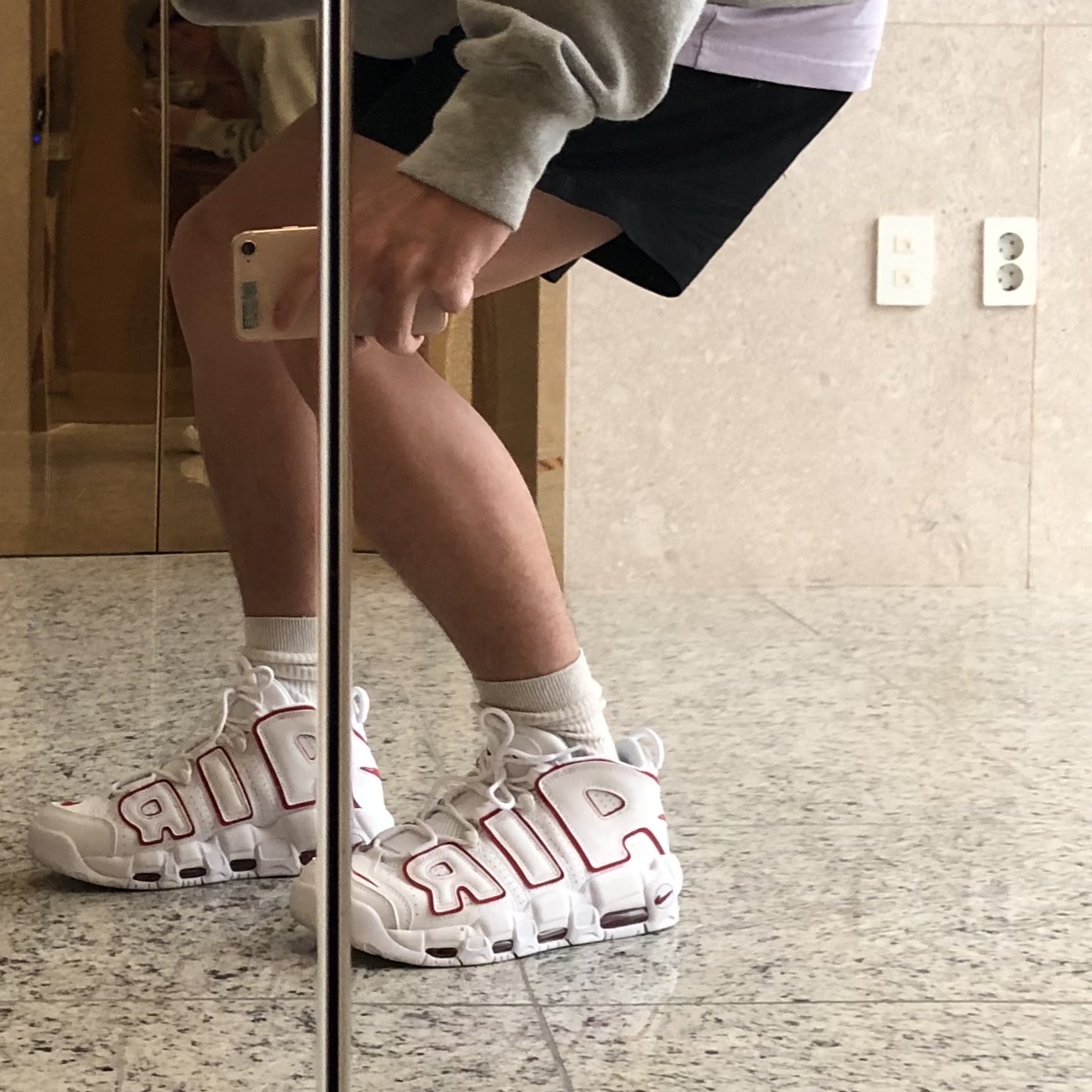 Nike Air More Uptempo White Varsity Red 2021 착용 스타일 - 2