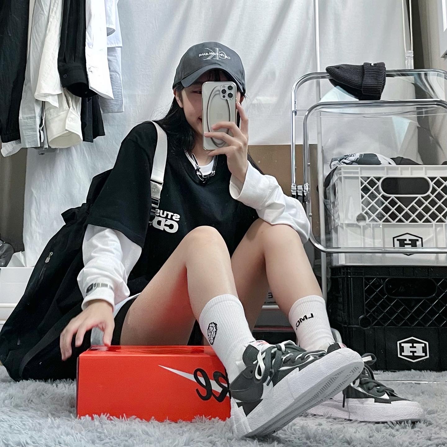 Nike x Sacai Blazer Low Iron Grey 착용 스타일 - 2