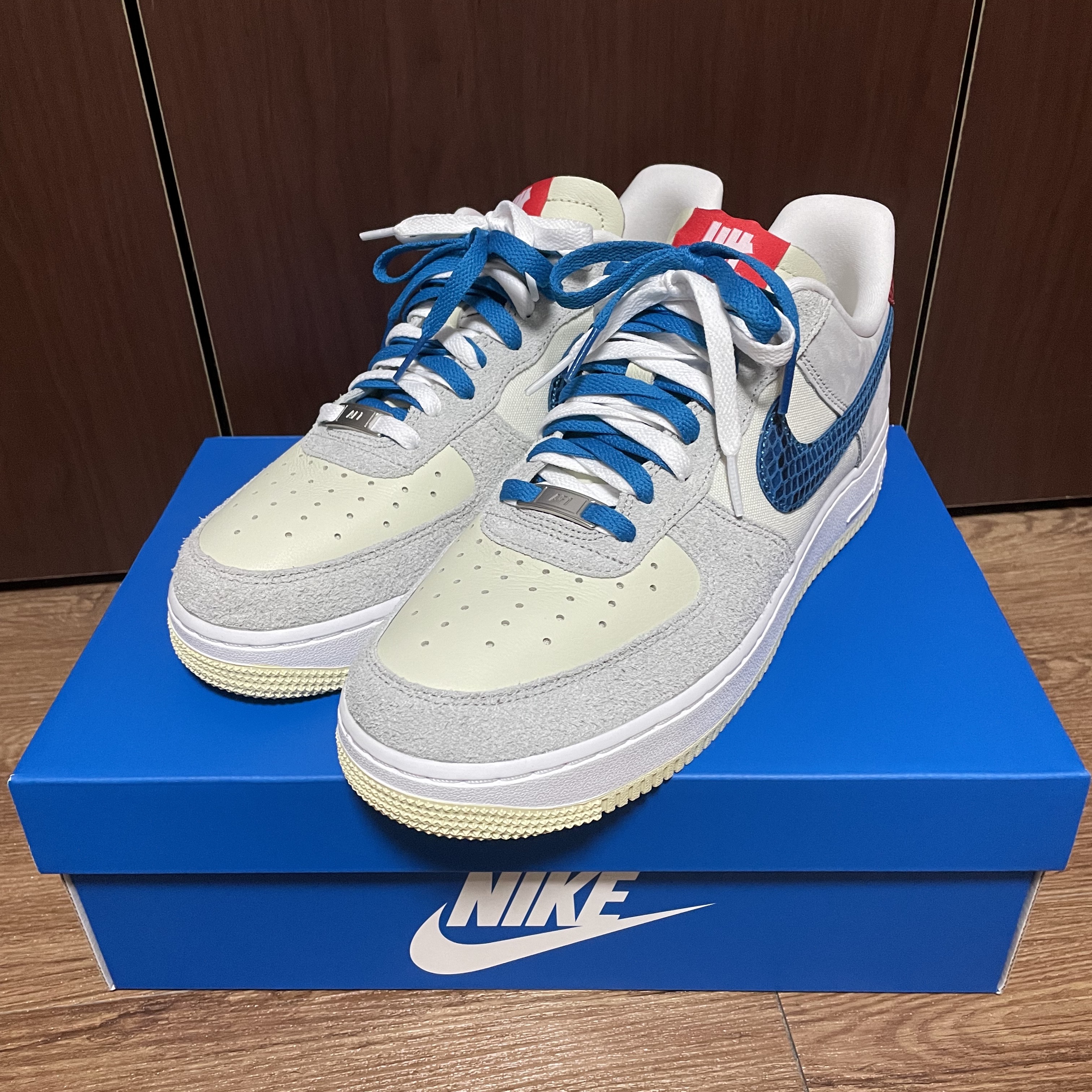 Nike Air Force 1 '07 QS Valentine's Day, Nike Air Force 1 '07 LV8 Paisley Swoosh 착용 스타일 - 1