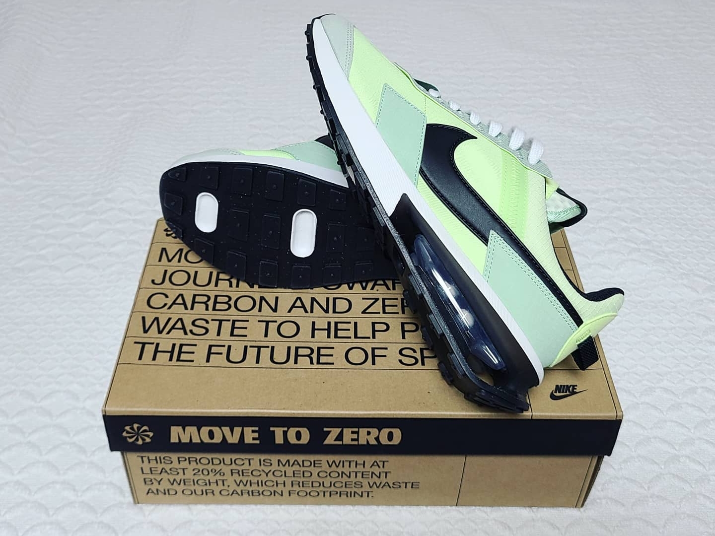 Nike Air Max Pre-Day Liquid Lime 착용 스타일 - 4