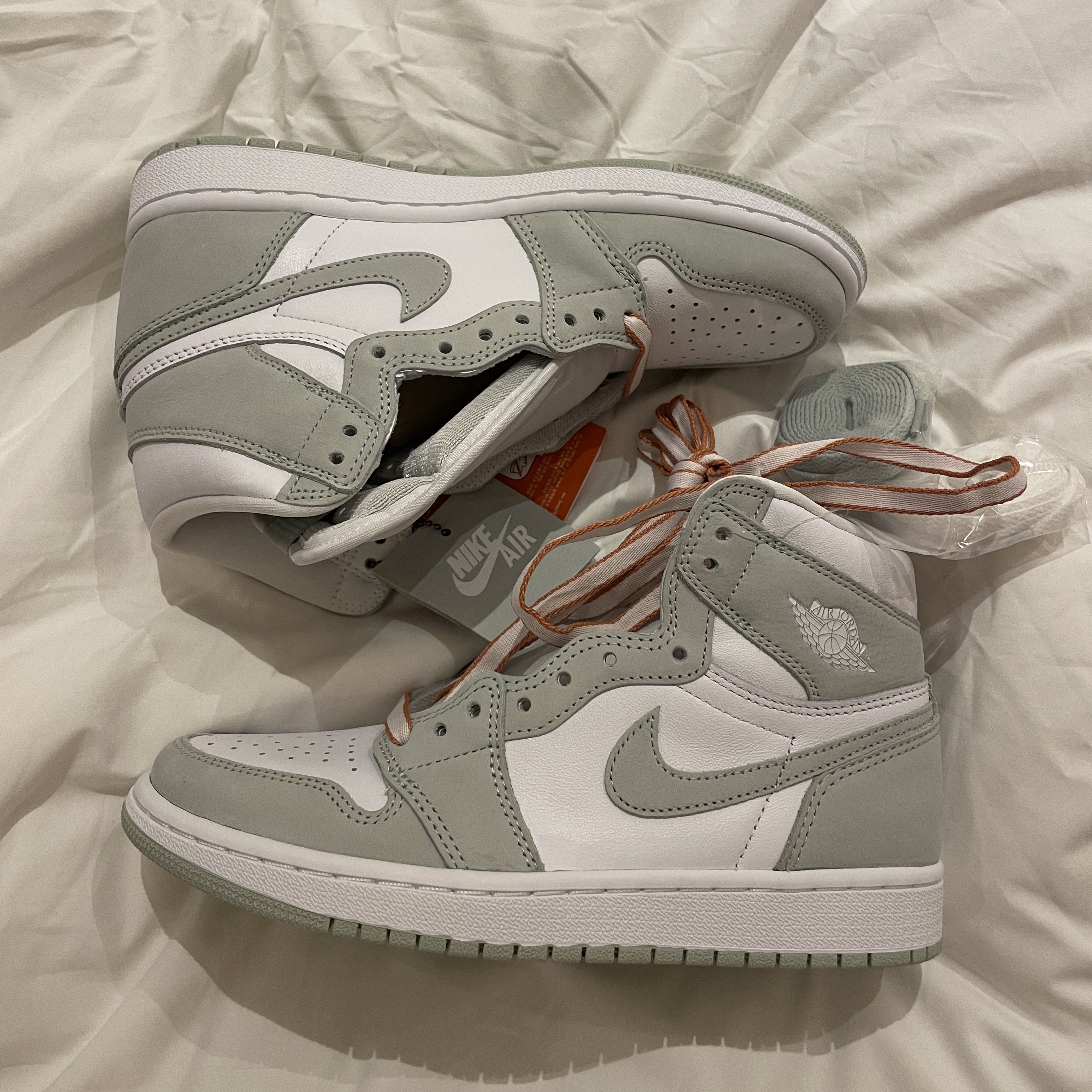 (W) Jordan 1 Retro High OG Seafoam 착용 스타일