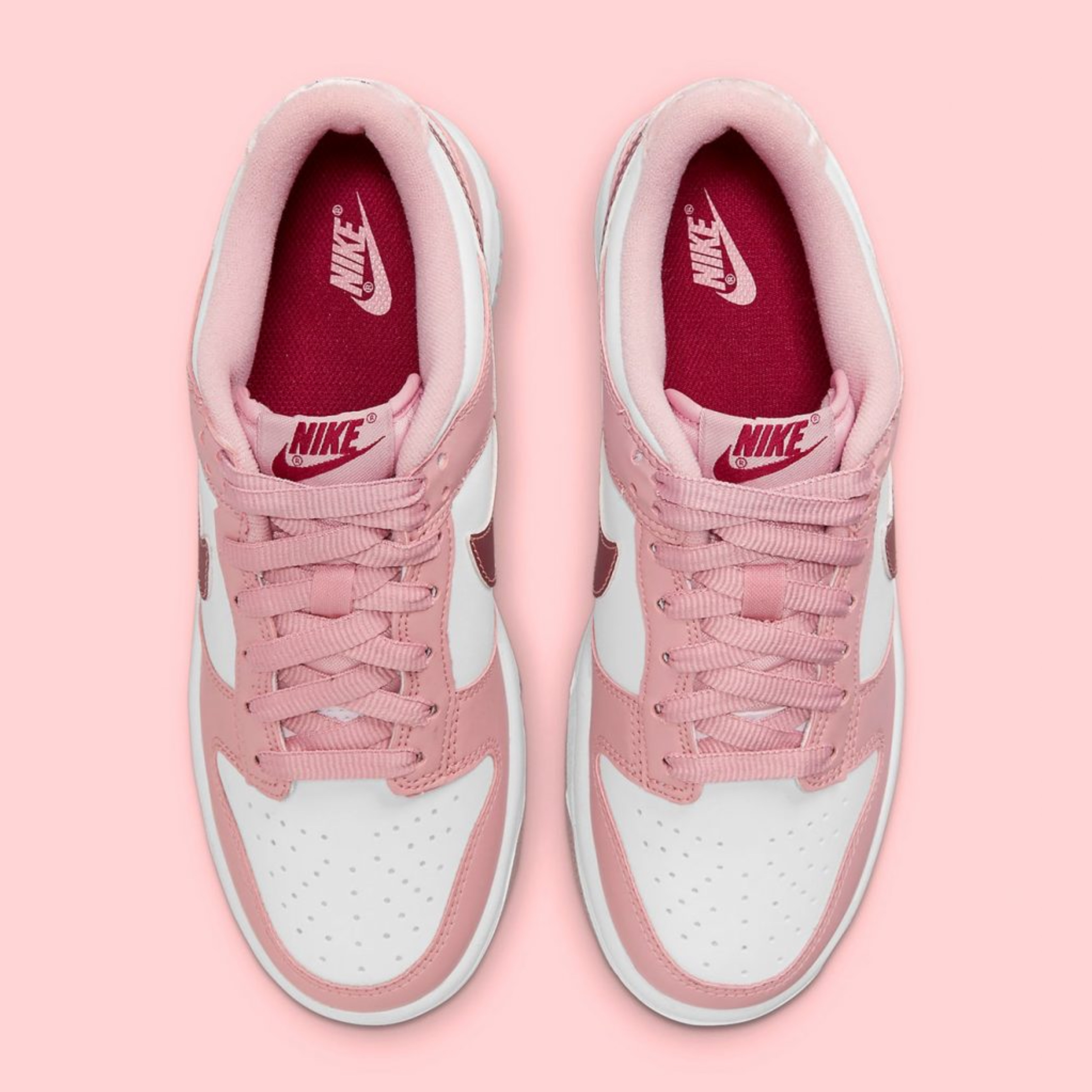Nike x StrangeLove SB Dunk Low Pink (Regular Box) 착용 스타일 - 4