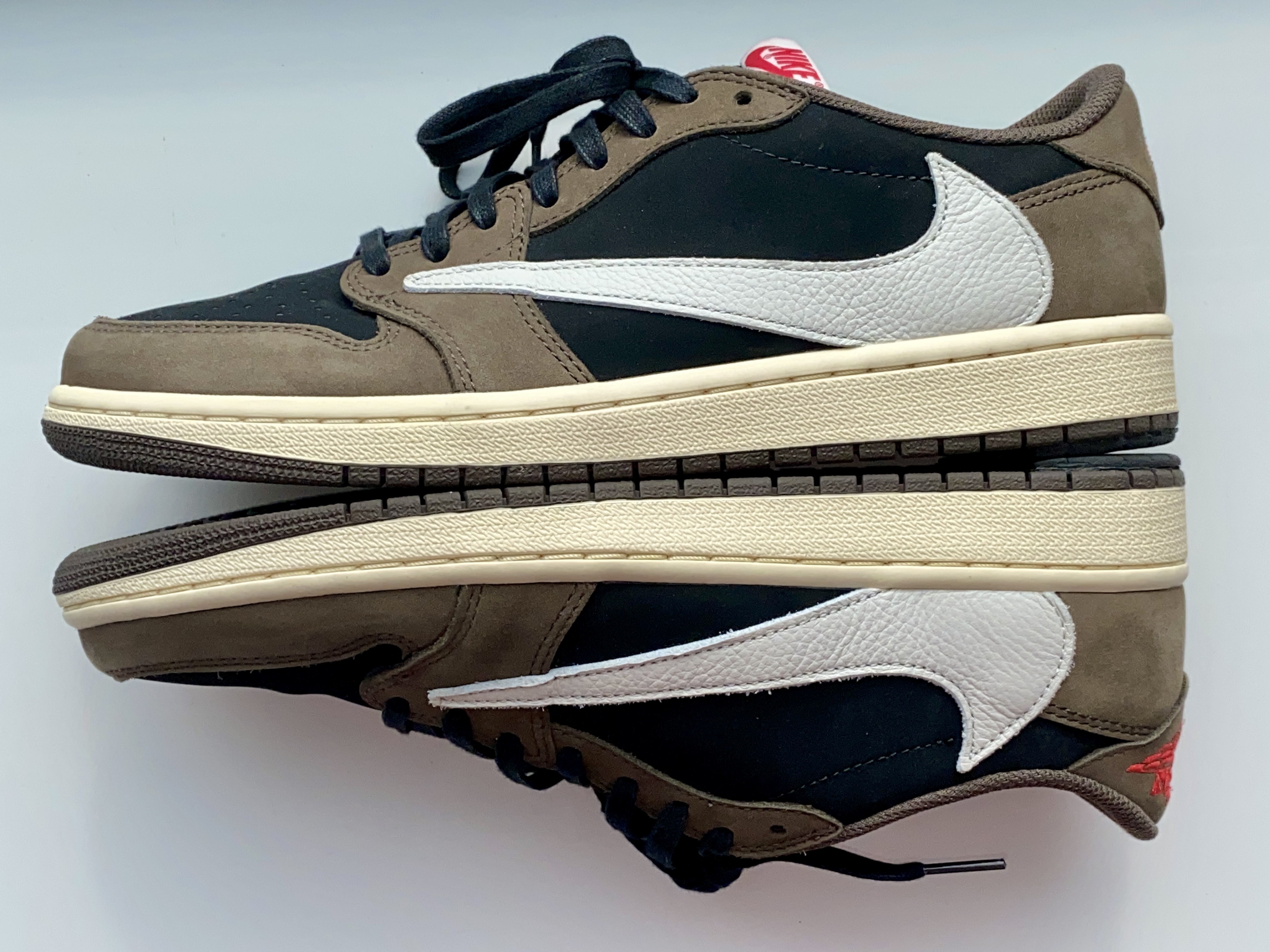 Jordan 1 x Travis Scott Retro Low OG SP Mocha, Jordan 1 x Travis Scott Retro High OG SP Mocha 착용 스타일 - 2