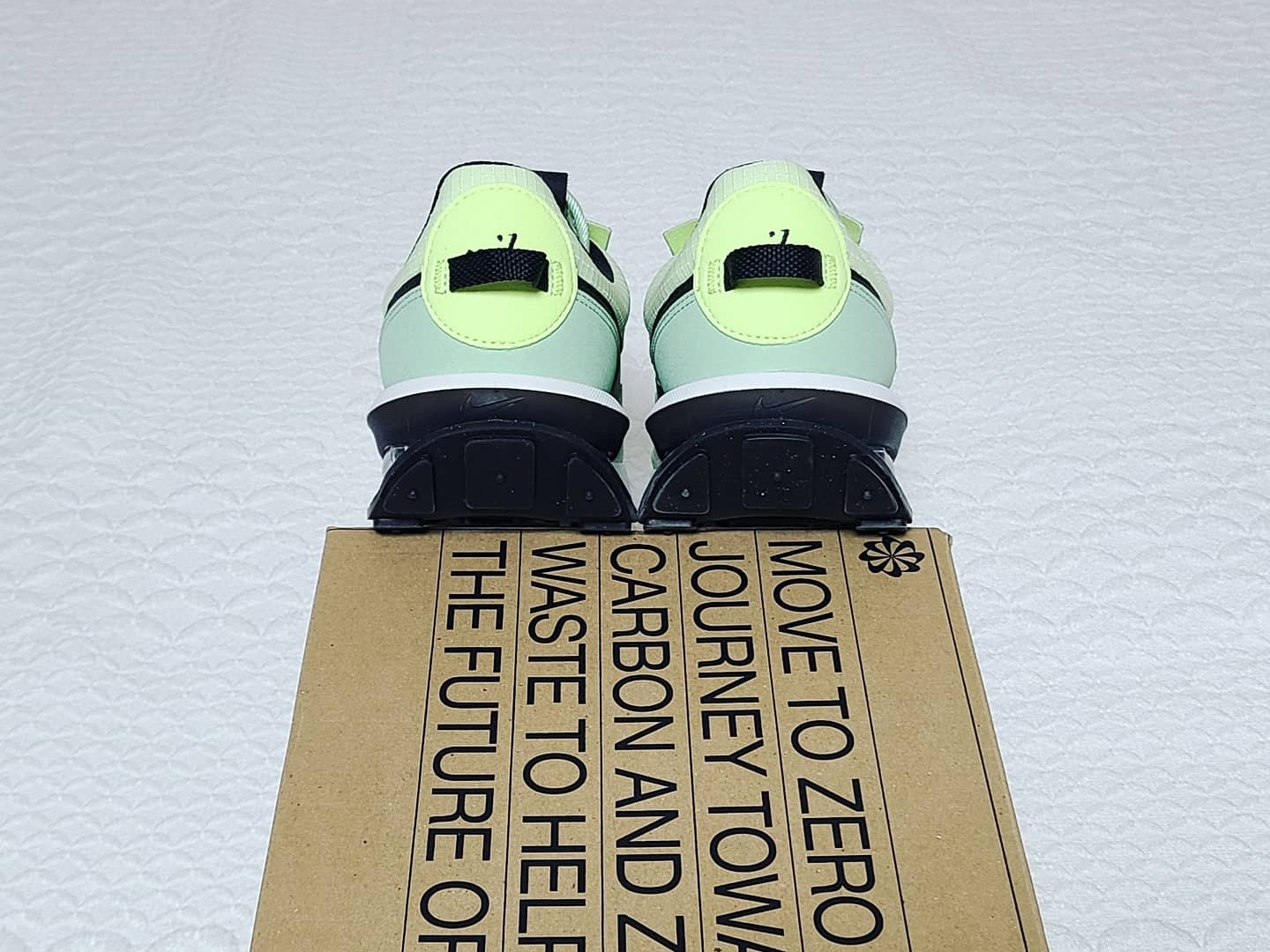 Nike Air Max Pre-Day Liquid Lime 착용 스타일 - 5