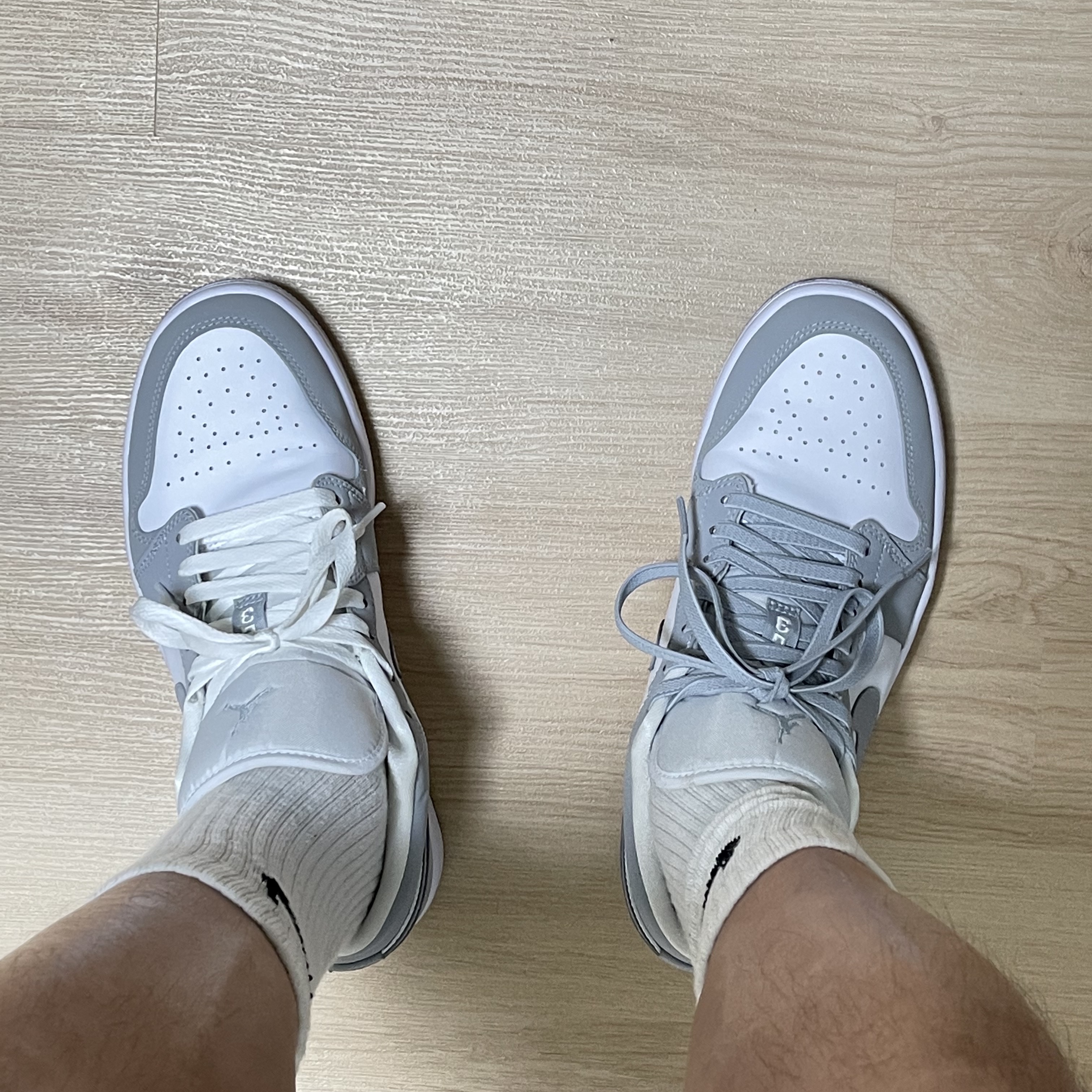 (W) Jordan 1 Low White Wolf Grey 착용 스타일 - 4