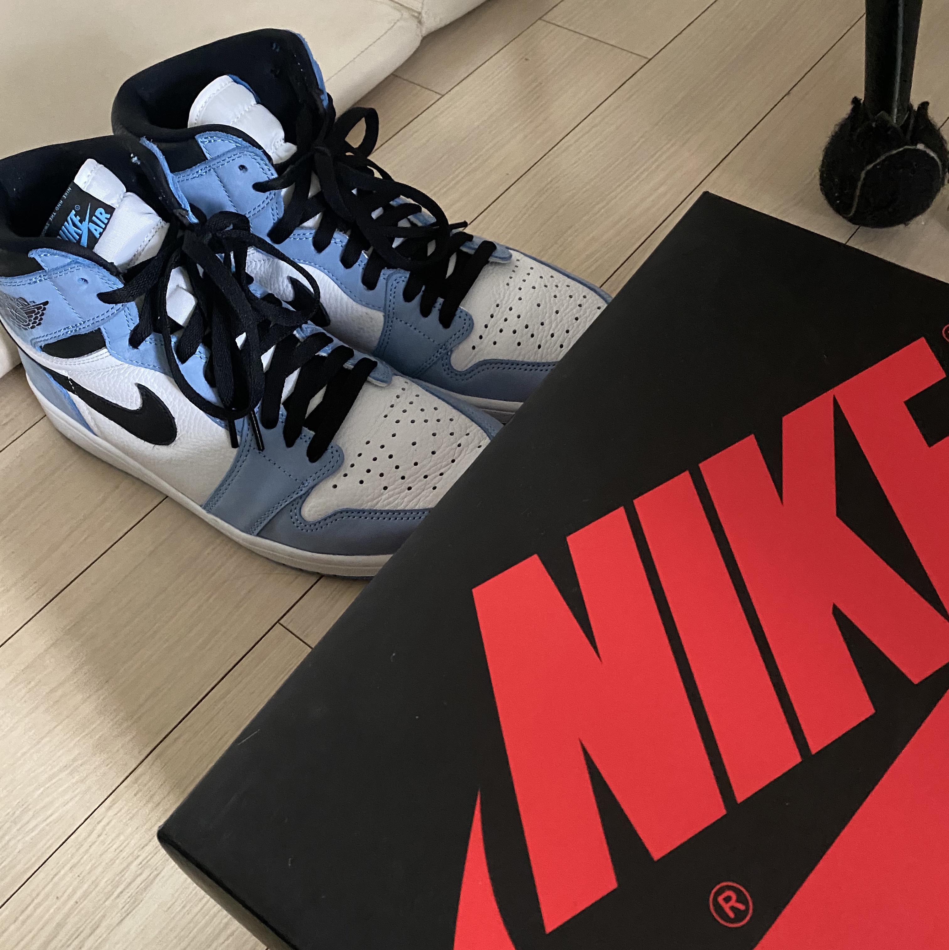 Jordan 1 Retro High OG University Blue 착용 스타일 - 1