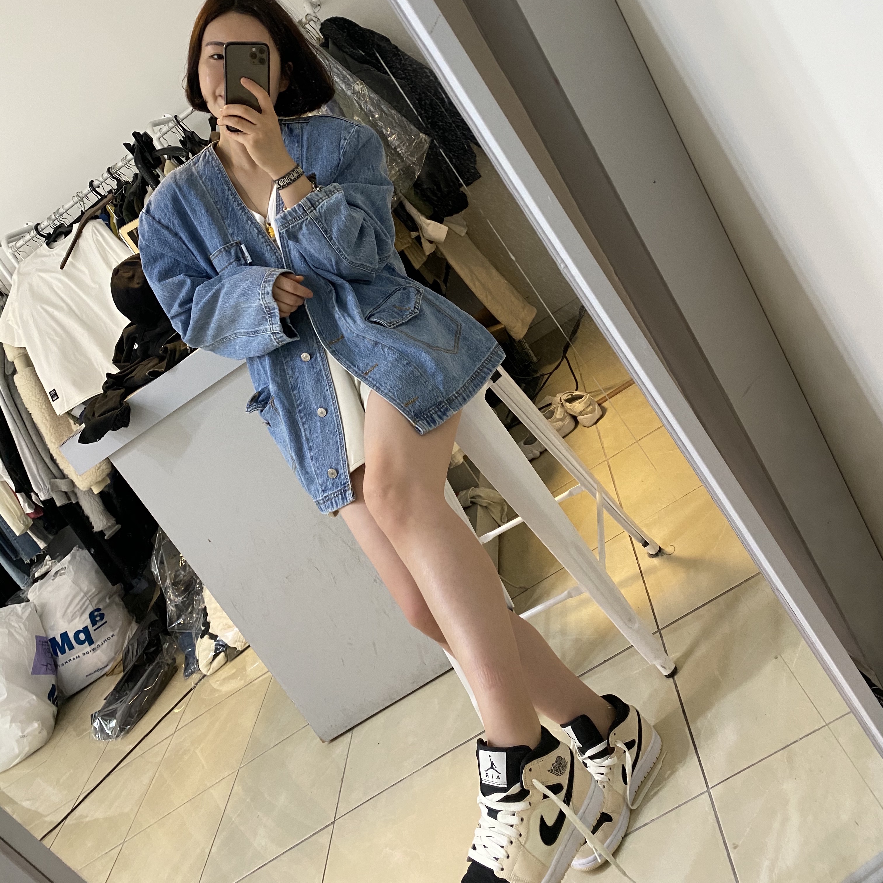 (W) Jordan 1 Mid Barely Orange 착용 스타일