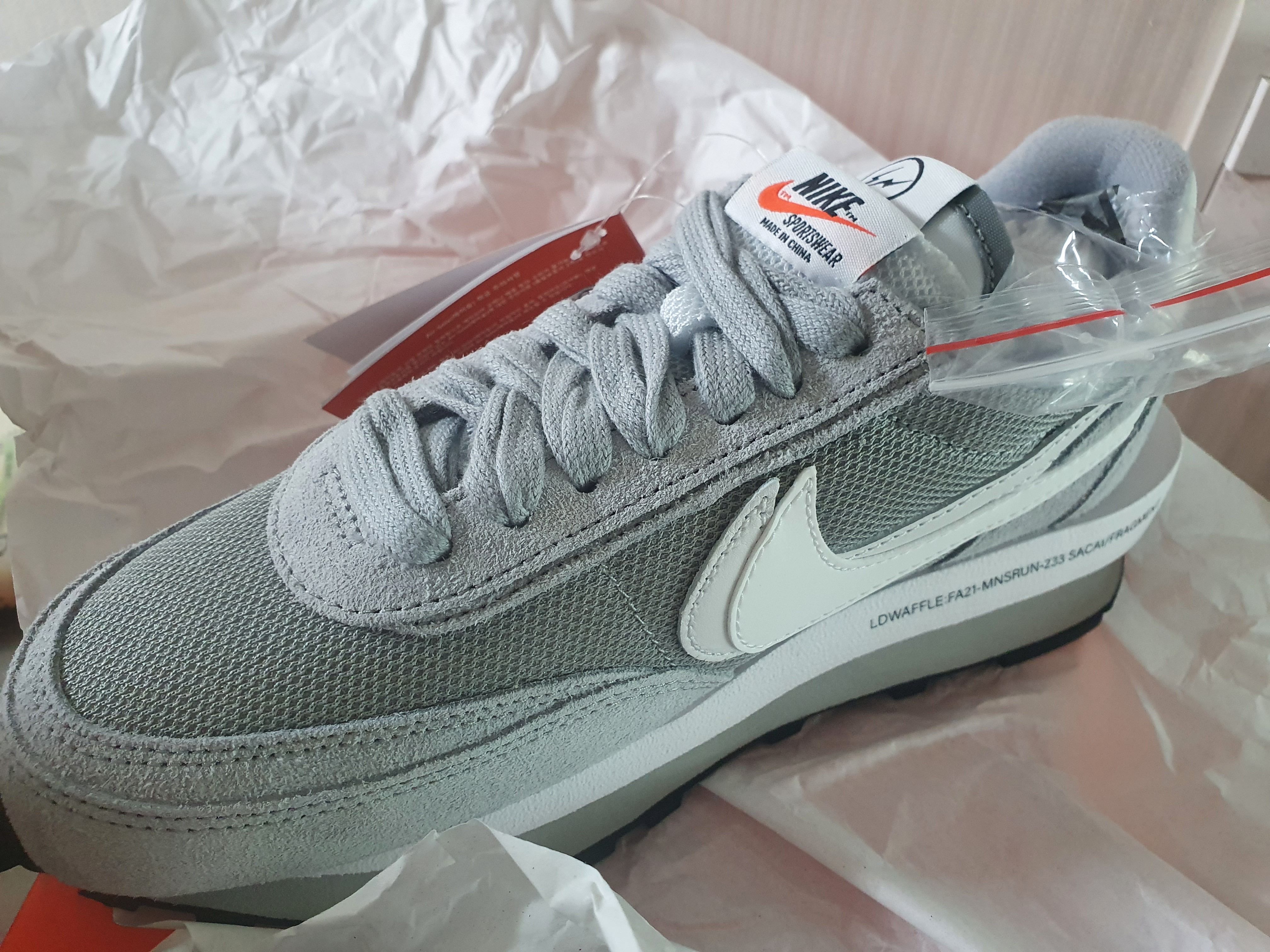 Nike x Sacai x Fragment LDWaffle Light Smoke Grey 착용 스타일