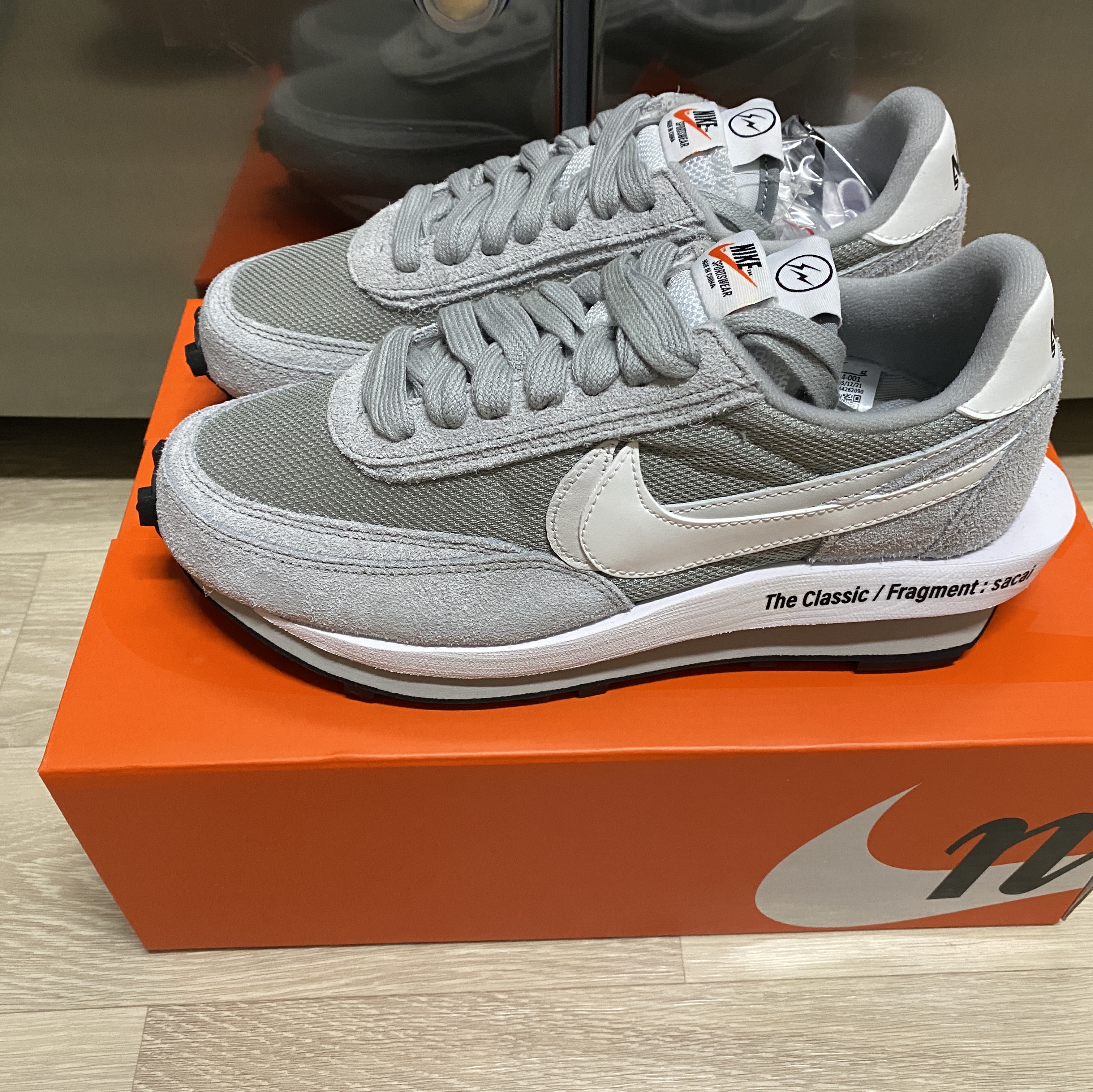 Nike x Sacai x Fragment LDWaffle Light Smoke Grey 착용 스타일 - 4