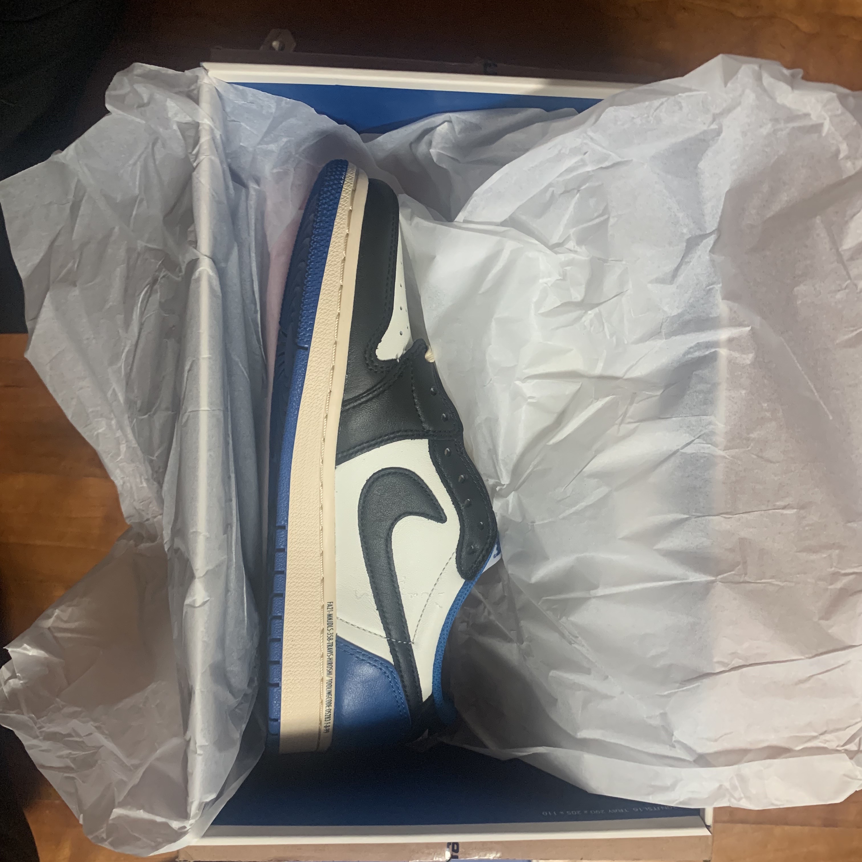 Jordan 1 x Travis Scott x Fragment Retro Low OG SP Military Blue 착용 스타일 - 1