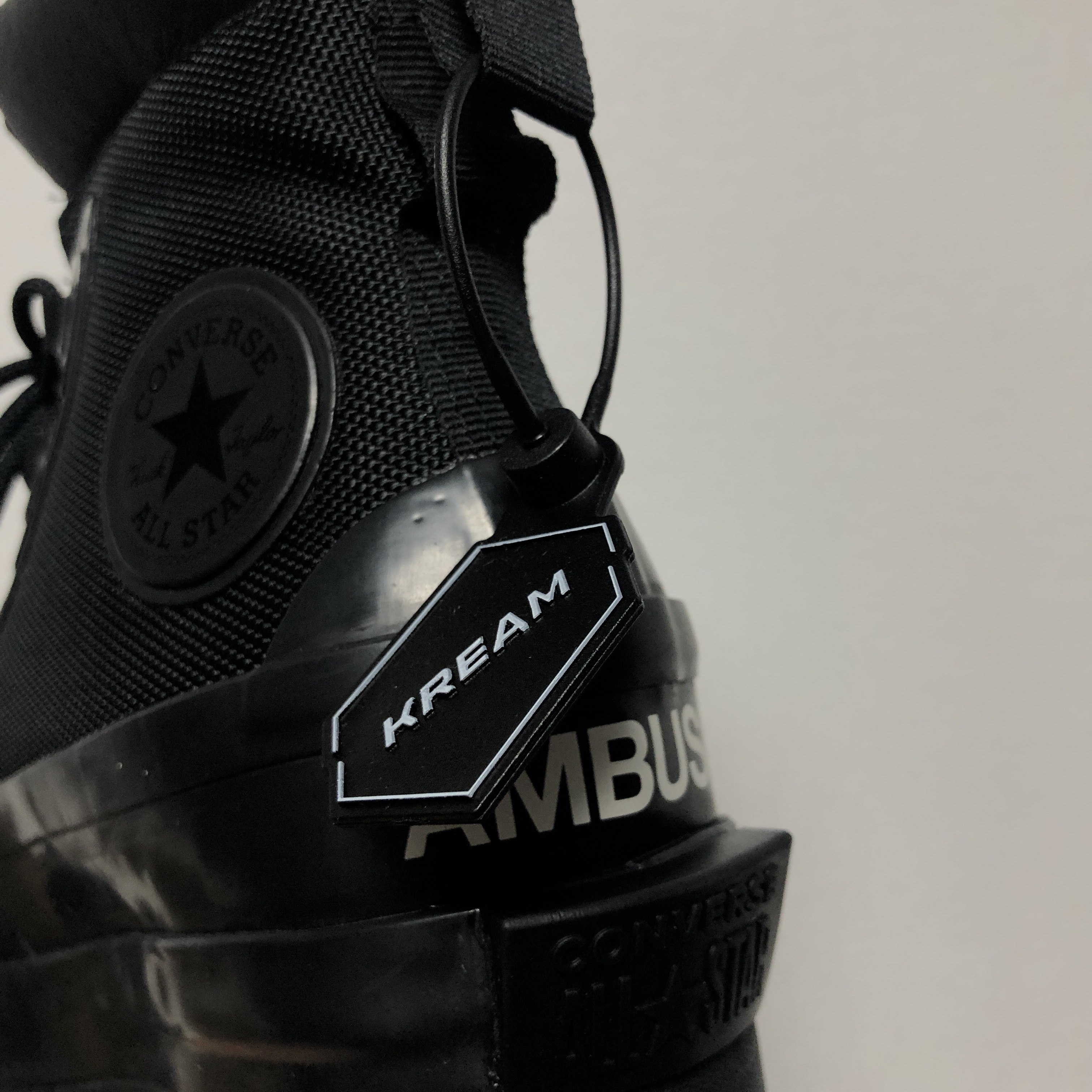 Converse x Ambush Chuck Taylor All Star Duck Boot Black 착용 스타일 - 3