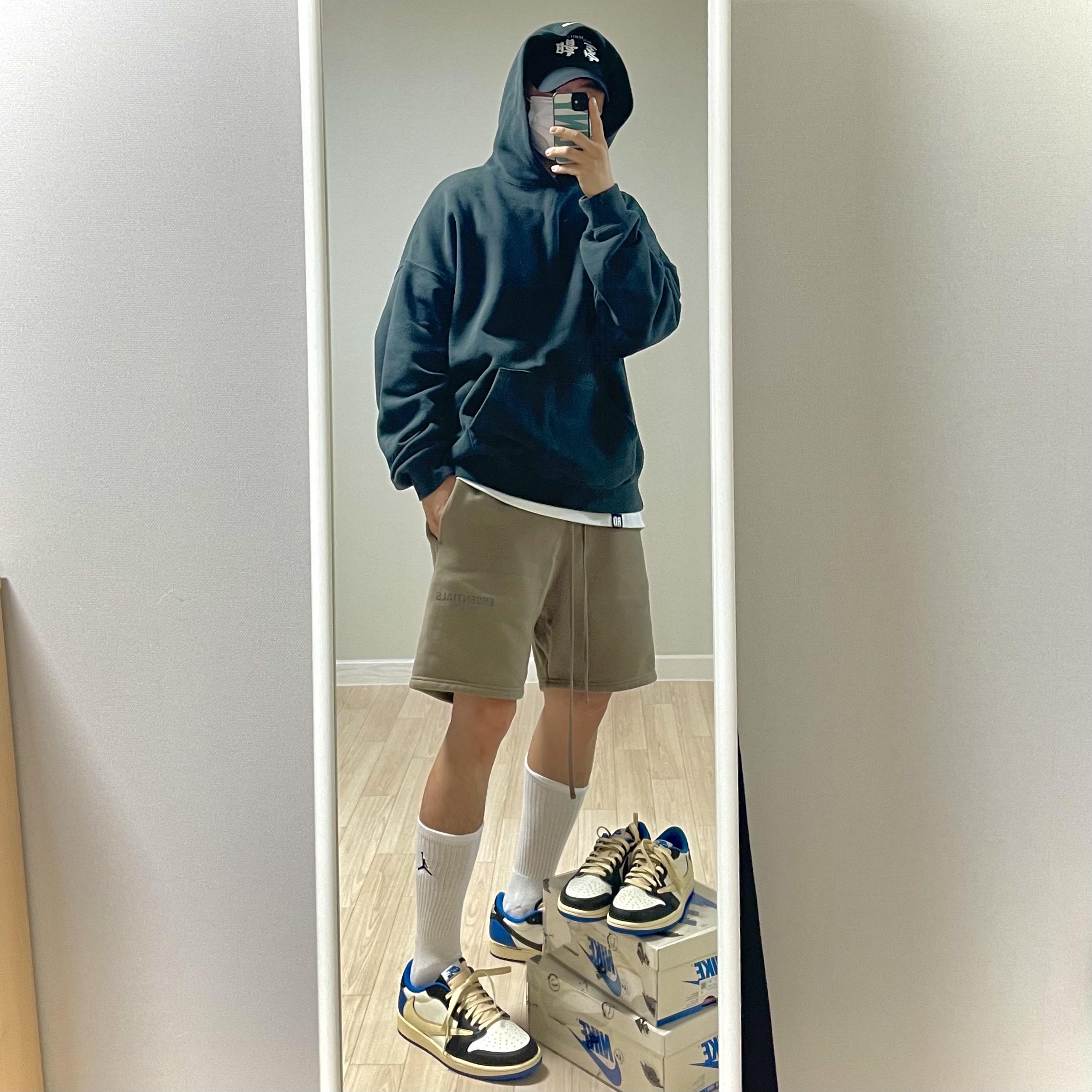 Essentials 3D Silicon Applique Pullover Hoodie Oatmeal/Oatmeal Heather/Light Heather Oatmeal 2020, Jordan 1 x Travis Scott x Fragment Retro Low OG SP Military Blue 착용 스타일 - 4