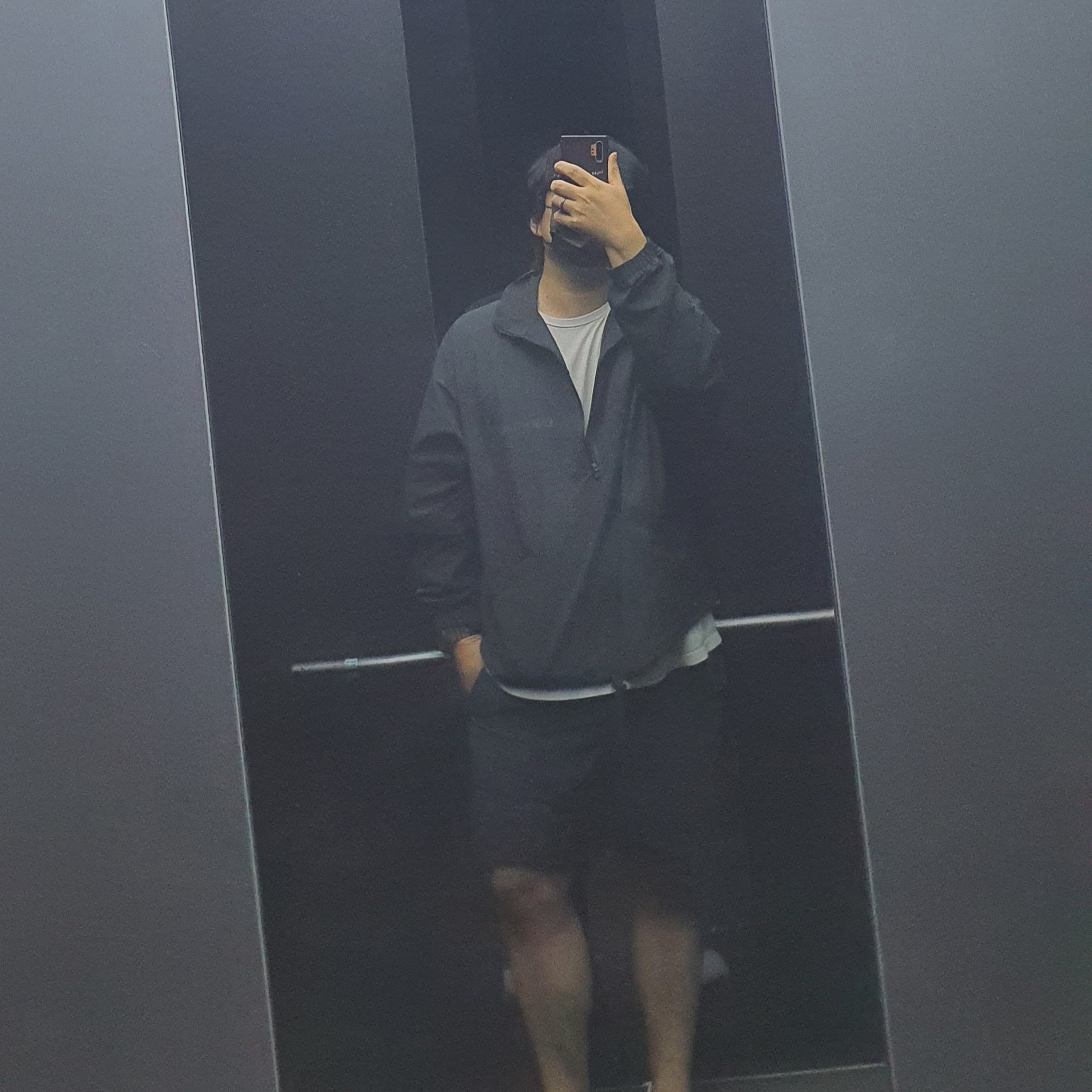 Essentials Half-Zip Track Jacket Black - 21SS, Essentials Volley Shorts Black - 21SS 착용 스타일