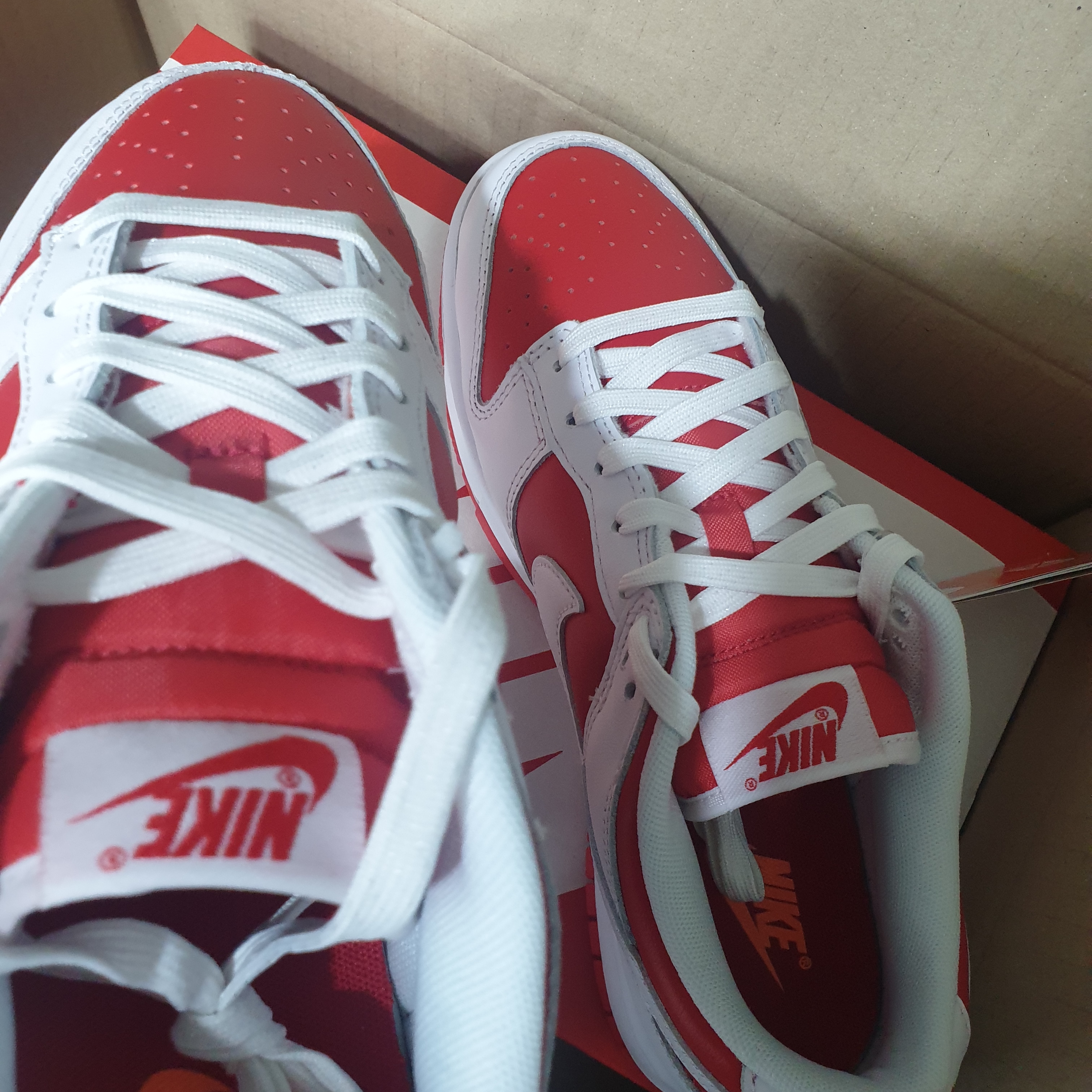 Nike Dunk Low Retro Championship Red 착용 스타일 - 1