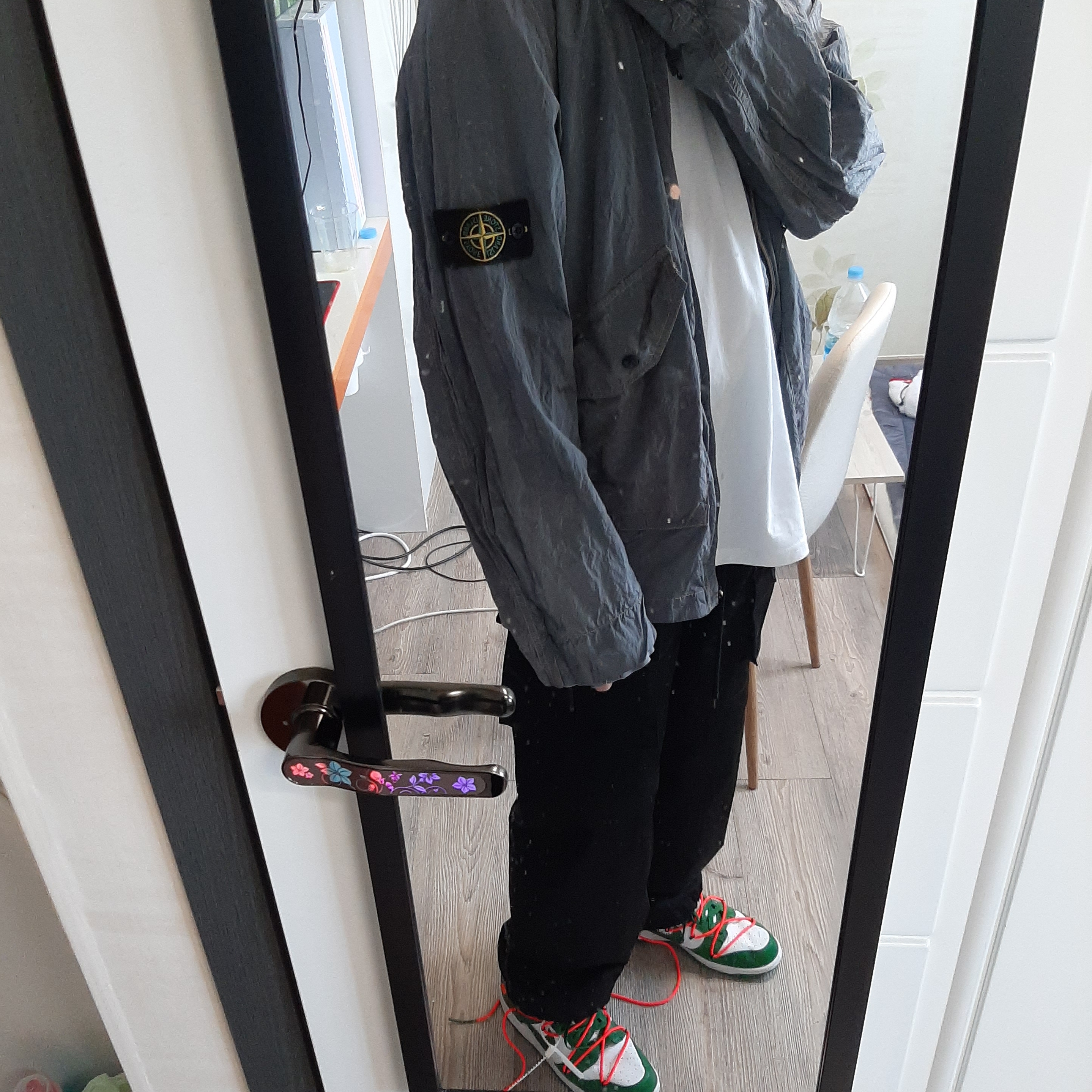 Stone Island 41022 Micro Reps Nylon Jacket Black - 21SS, Nike x Off-White Dunk Low Pine Green 착용 스타일