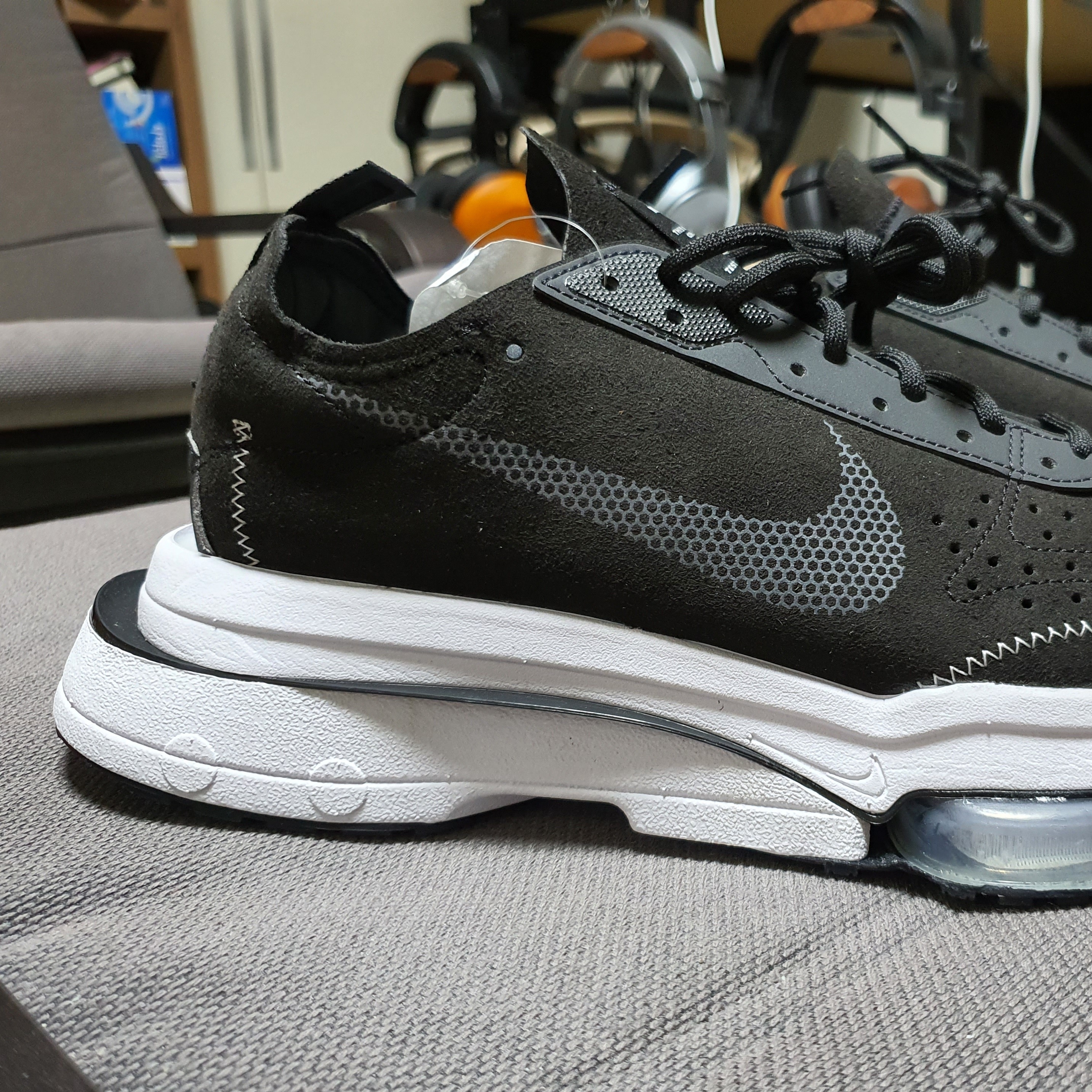 Nike Air Zoom Type Black Anthracite White 착용 스타일 - 3