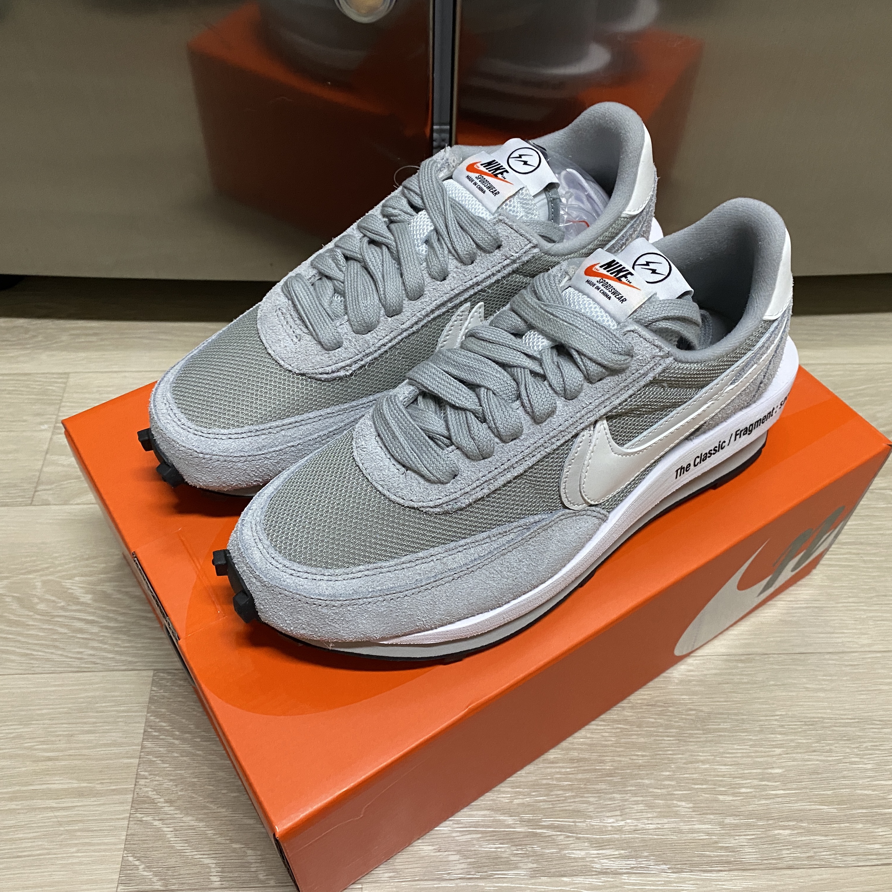 Nike x Sacai x Fragment LDWaffle Light Smoke Grey 착용 스타일 - 3