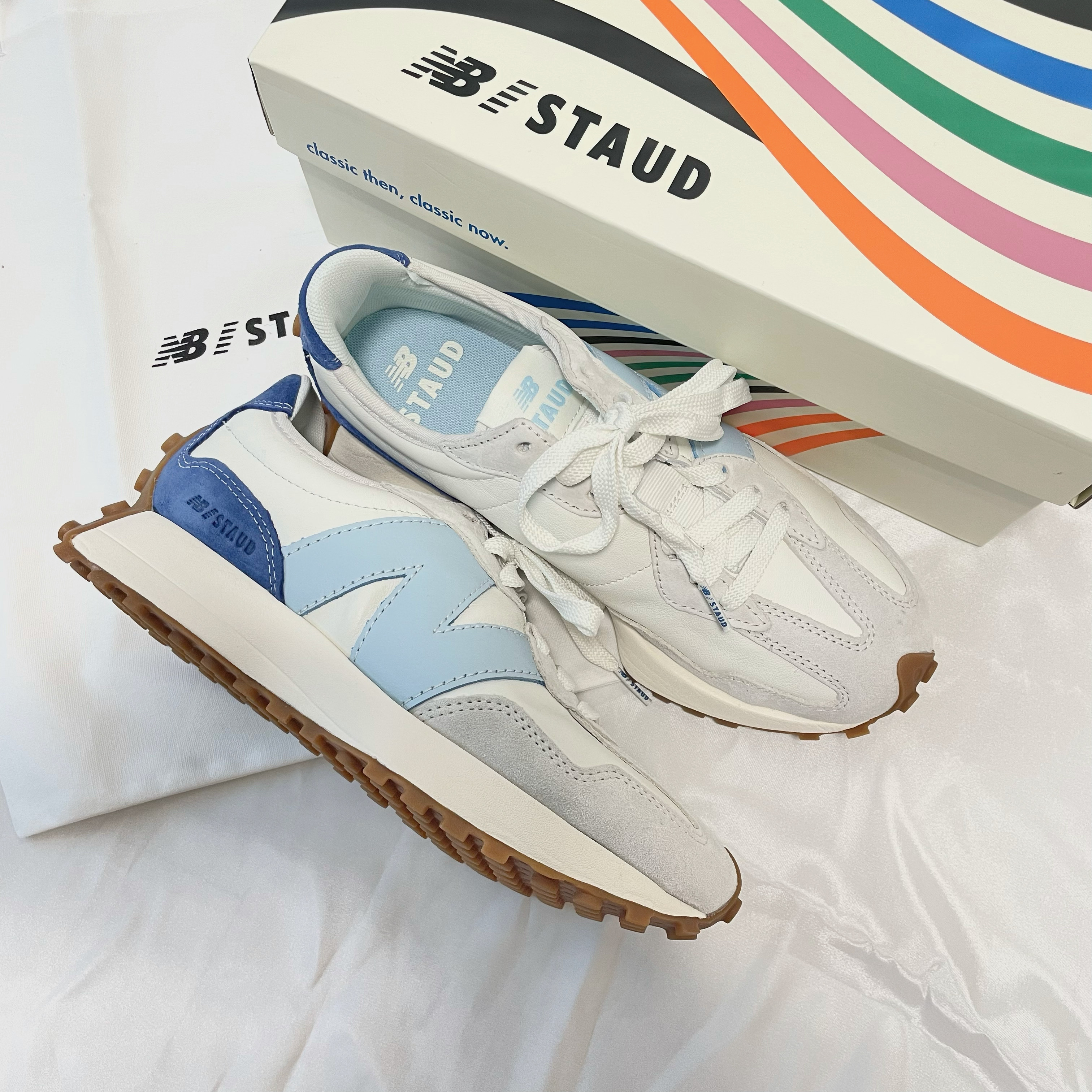 New Balance x Staud 327 Sea Salt Atlantic 착용 스타일