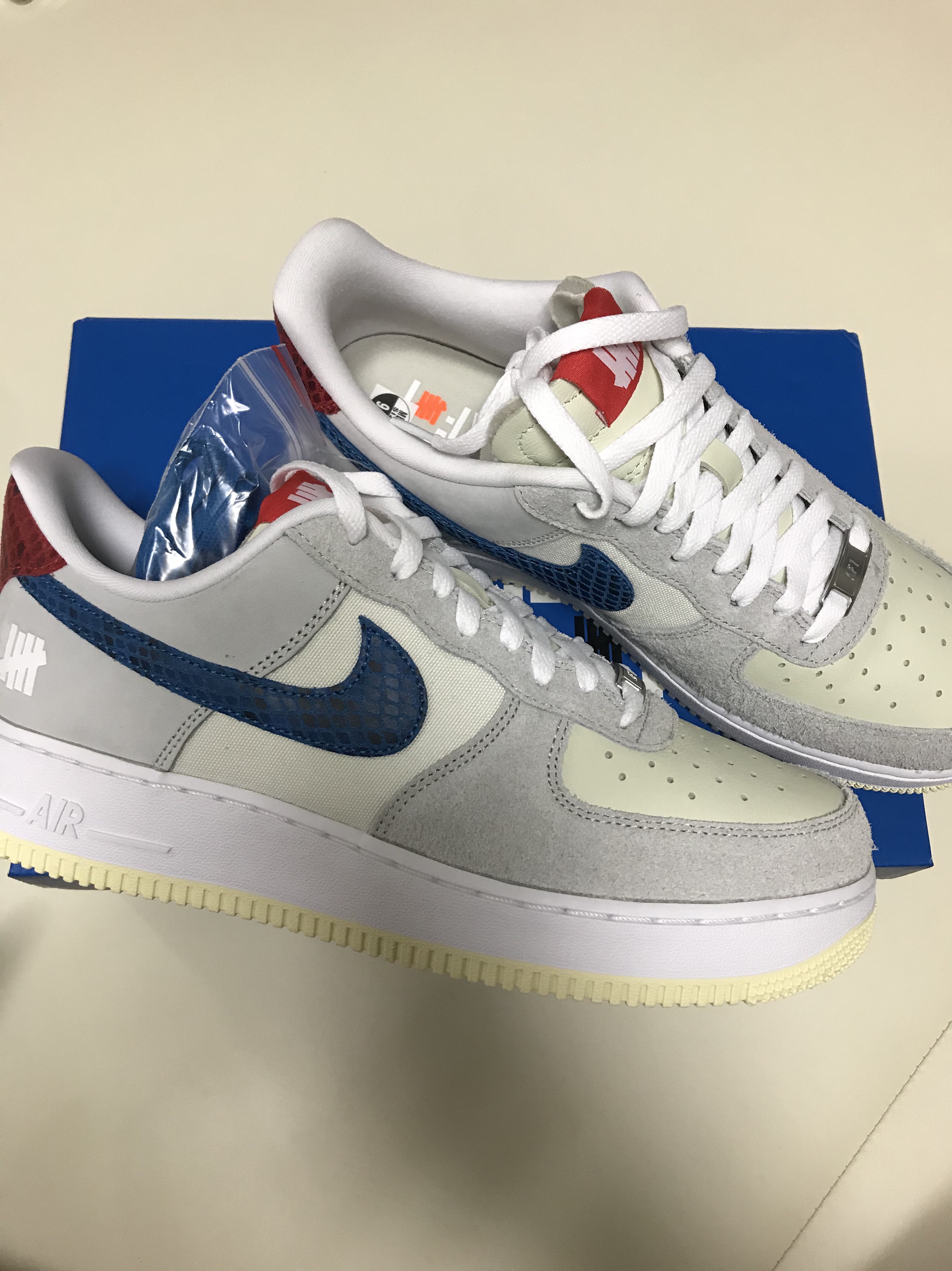 Nike x Undefeated Air Force 1 Low SP 5 On It, Nike x Kith Air Force 1 Low NYC White 착용 스타일 - 2
