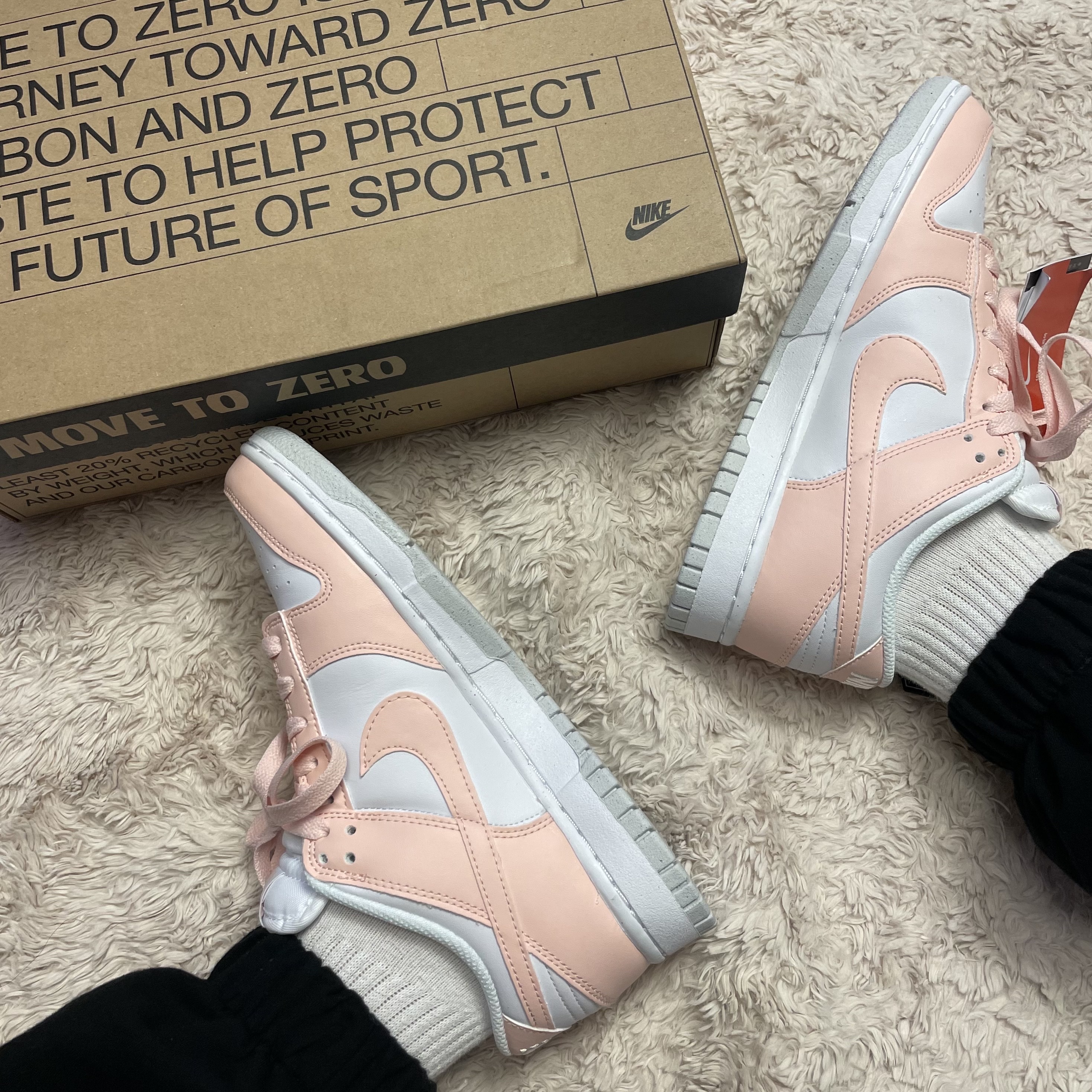 (W) Nike Dunk Low Next Nature Pale Coral 착용 스타일