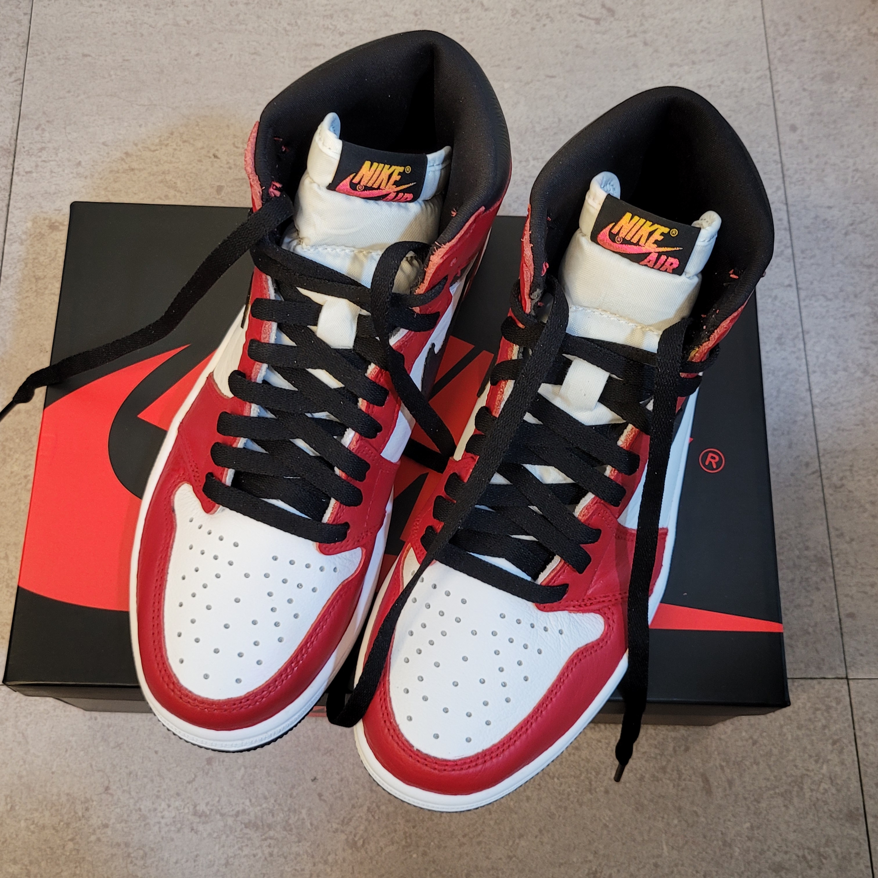 Jordan 1 Retro High OG Light Fusion Red 착용 스타일 - 1