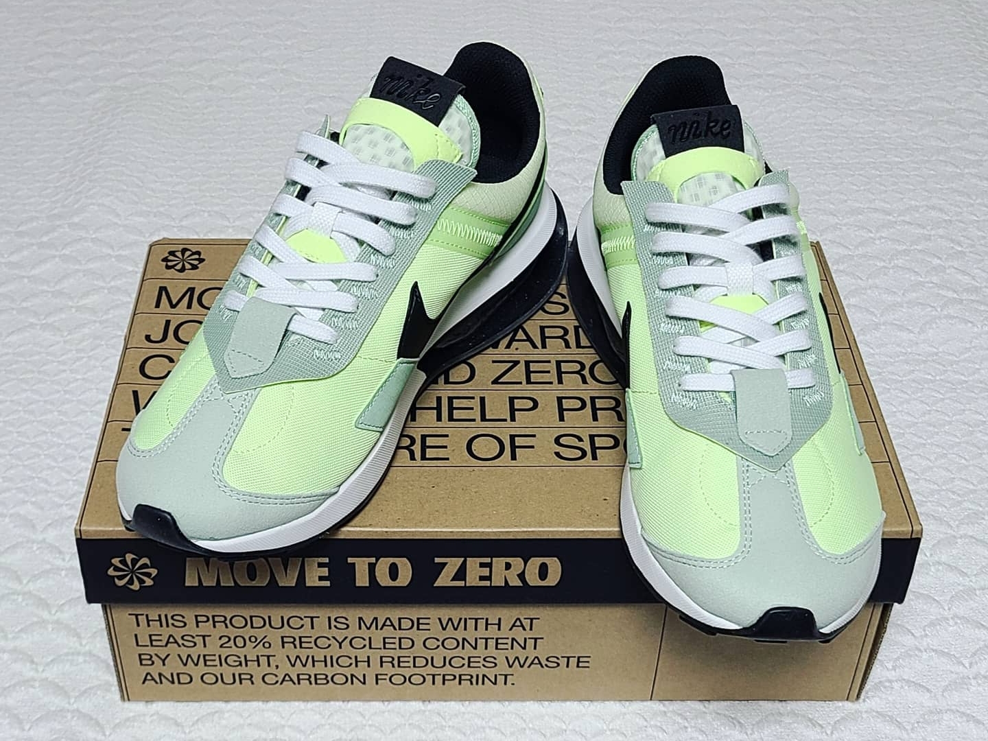 Nike Air Max Pre-Day Liquid Lime 착용 스타일 - 3