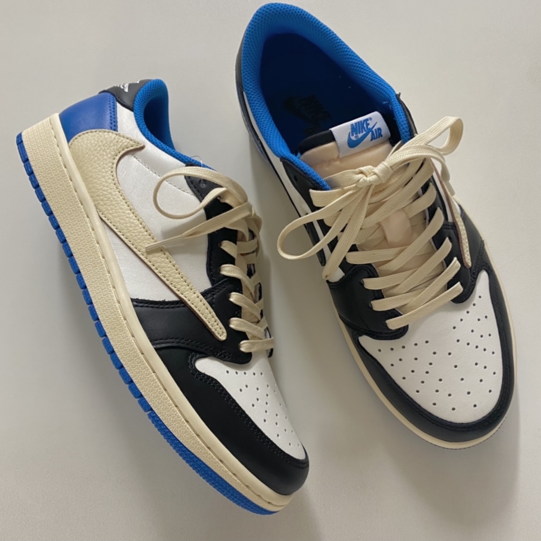 Jordan 1 x Travis Scott x Fragment Retro Low OG SP Military Blue 착용 스타일 - 2