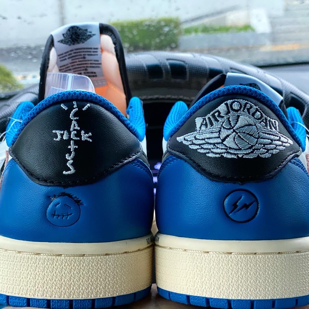 Jordan 1 x Travis Scott x Fragment Retro Low OG SP Military Blue 착용 스타일 - 2