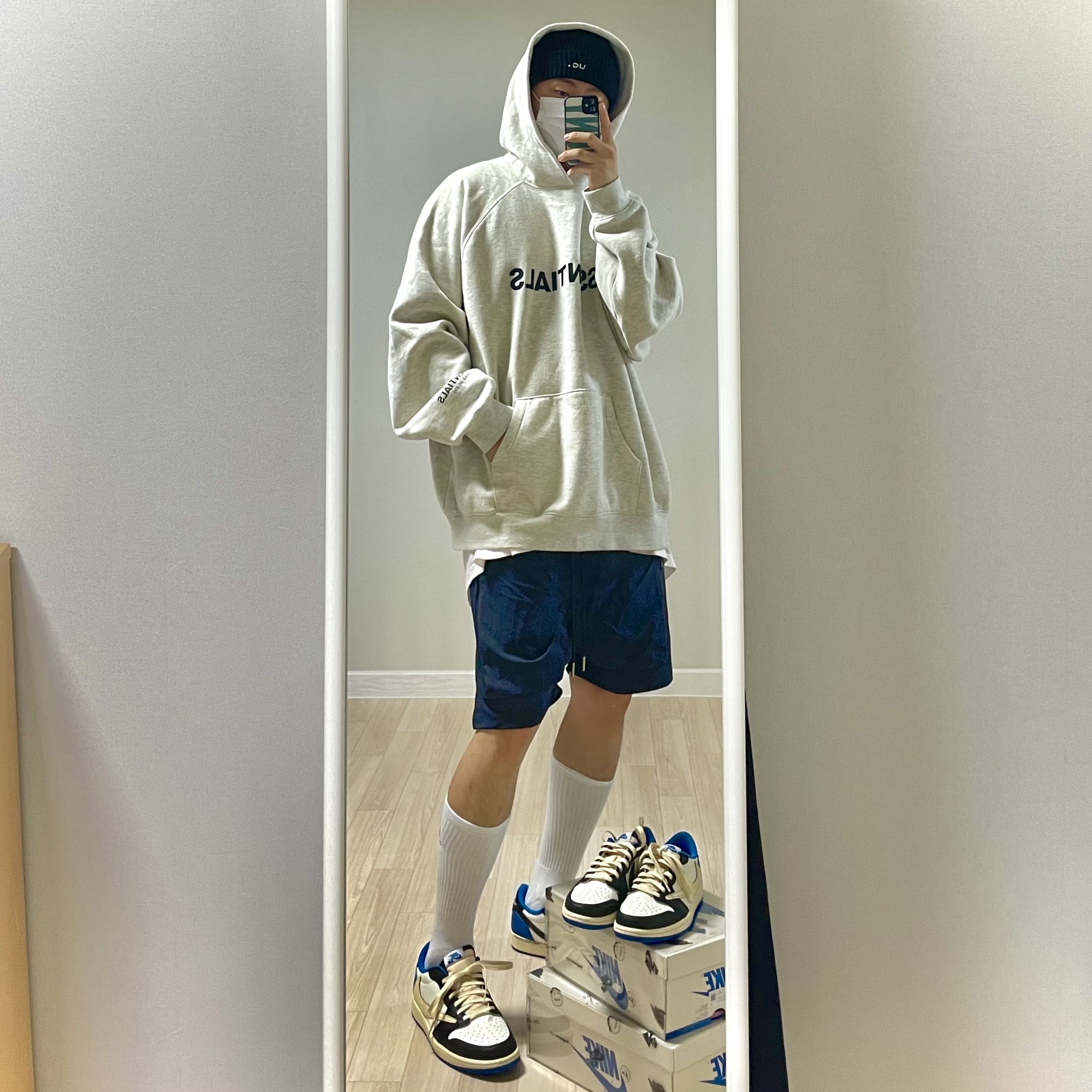 Essentials 3D Silicon Applique Pullover Hoodie Oatmeal/Oatmeal Heather/Light Heather Oatmeal 2020, Jordan 1 x Travis Scott x Fragment Retro Low OG SP Military Blue 착용 스타일 - 1