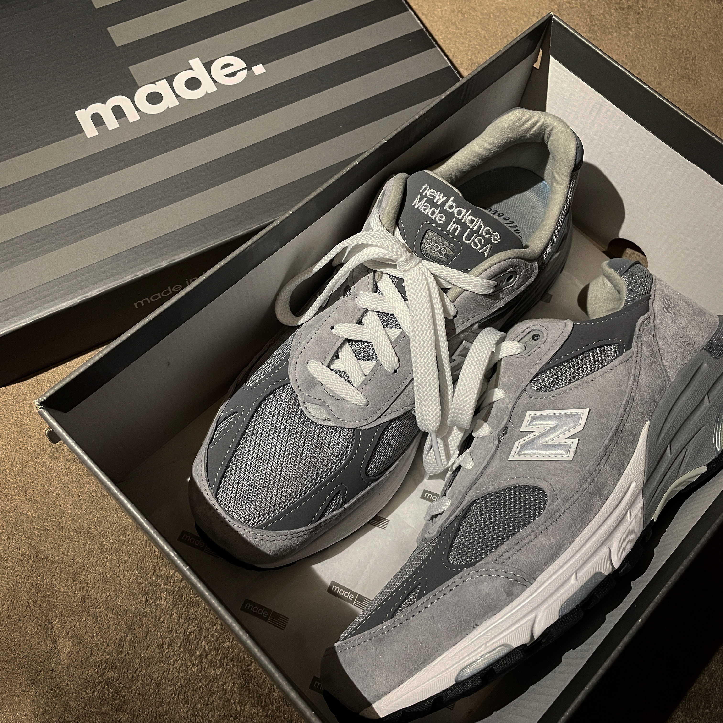 (W) New Balance 993 Made in USA Grey - B Standard 착용 스타일 - 2