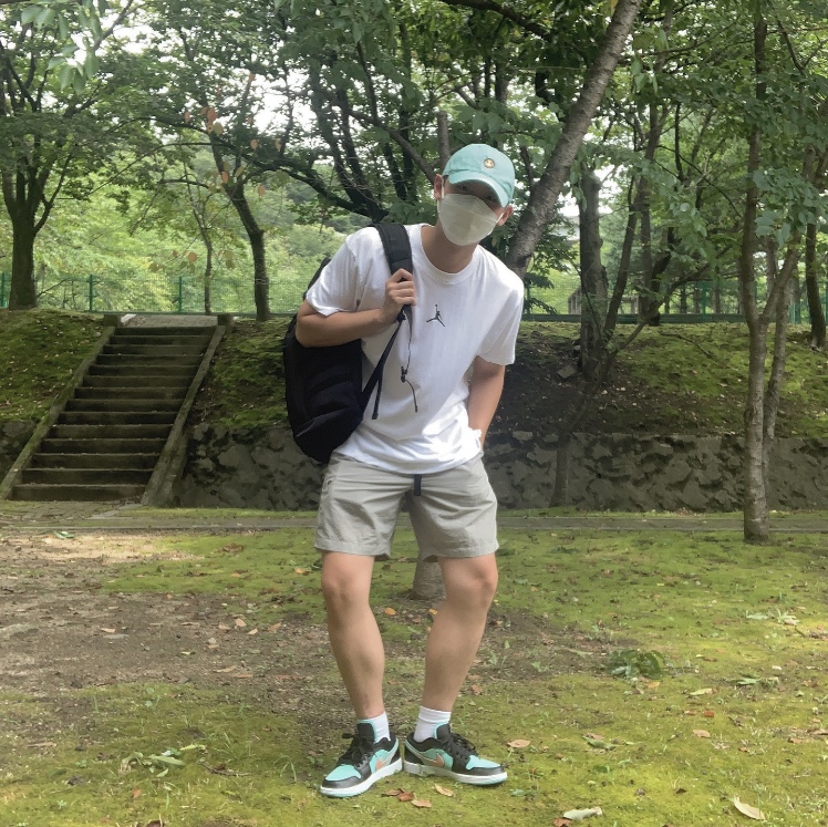 Jordan 1 Low SE Tropical Twist 착용 스타일