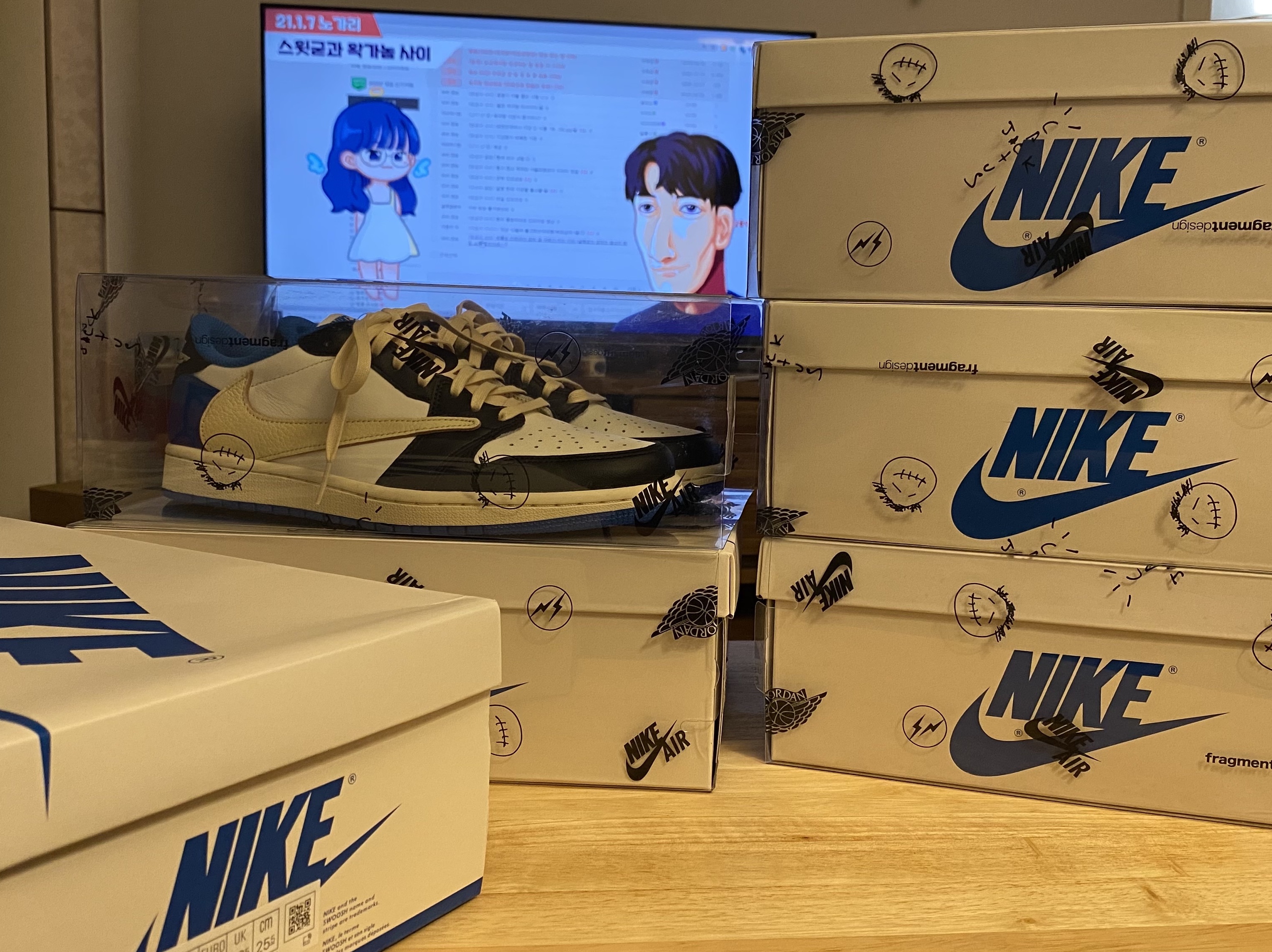 Jordan 1 x Travis Scott x Fragment Retro Low OG SP Military Blue 착용 스타일