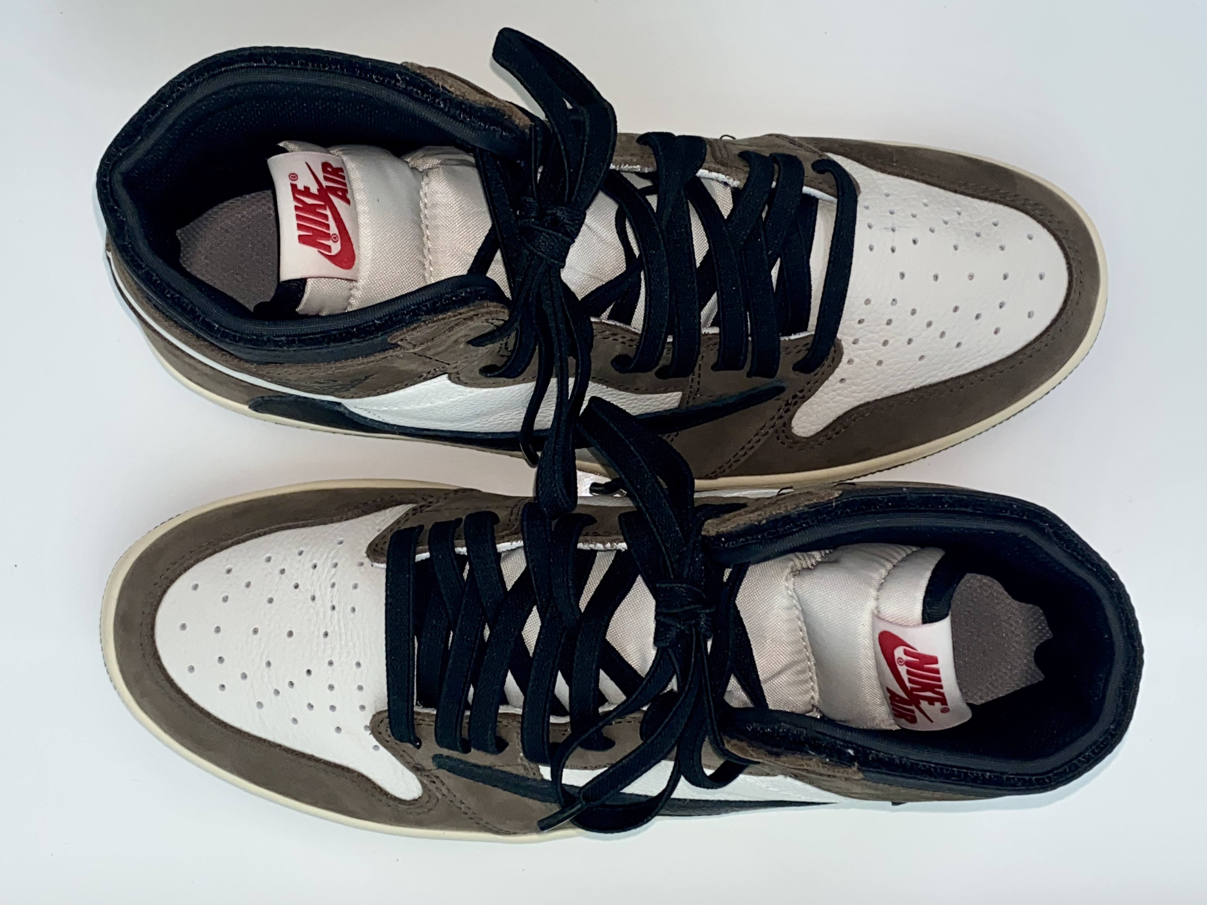 Jordan 1 x Travis Scott Retro Low OG SP Mocha, Jordan 1 x Travis Scott Retro High OG SP Mocha 착용 스타일 - 4