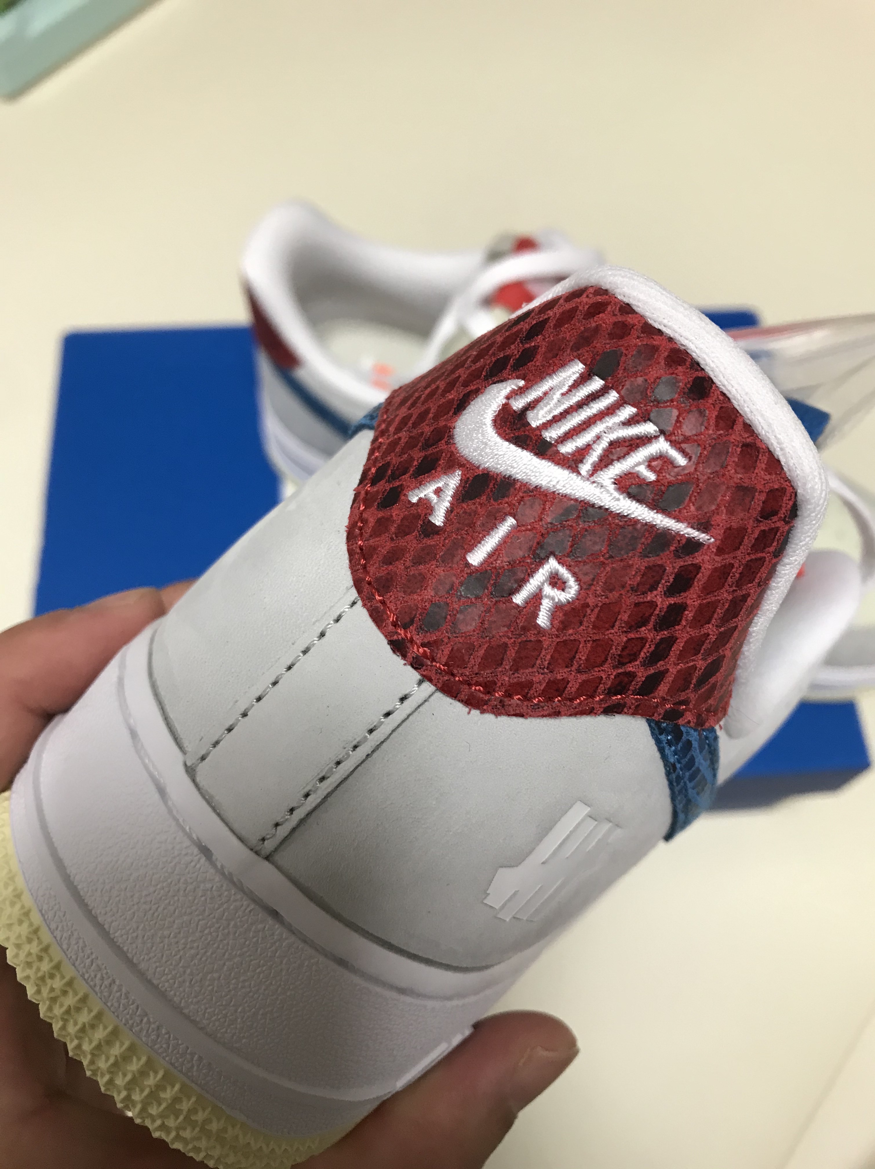 Nike x Undefeated Air Force 1 Low SP 5 On It, Nike x Kith Air Force 1 Low NYC White 착용 스타일 - 1