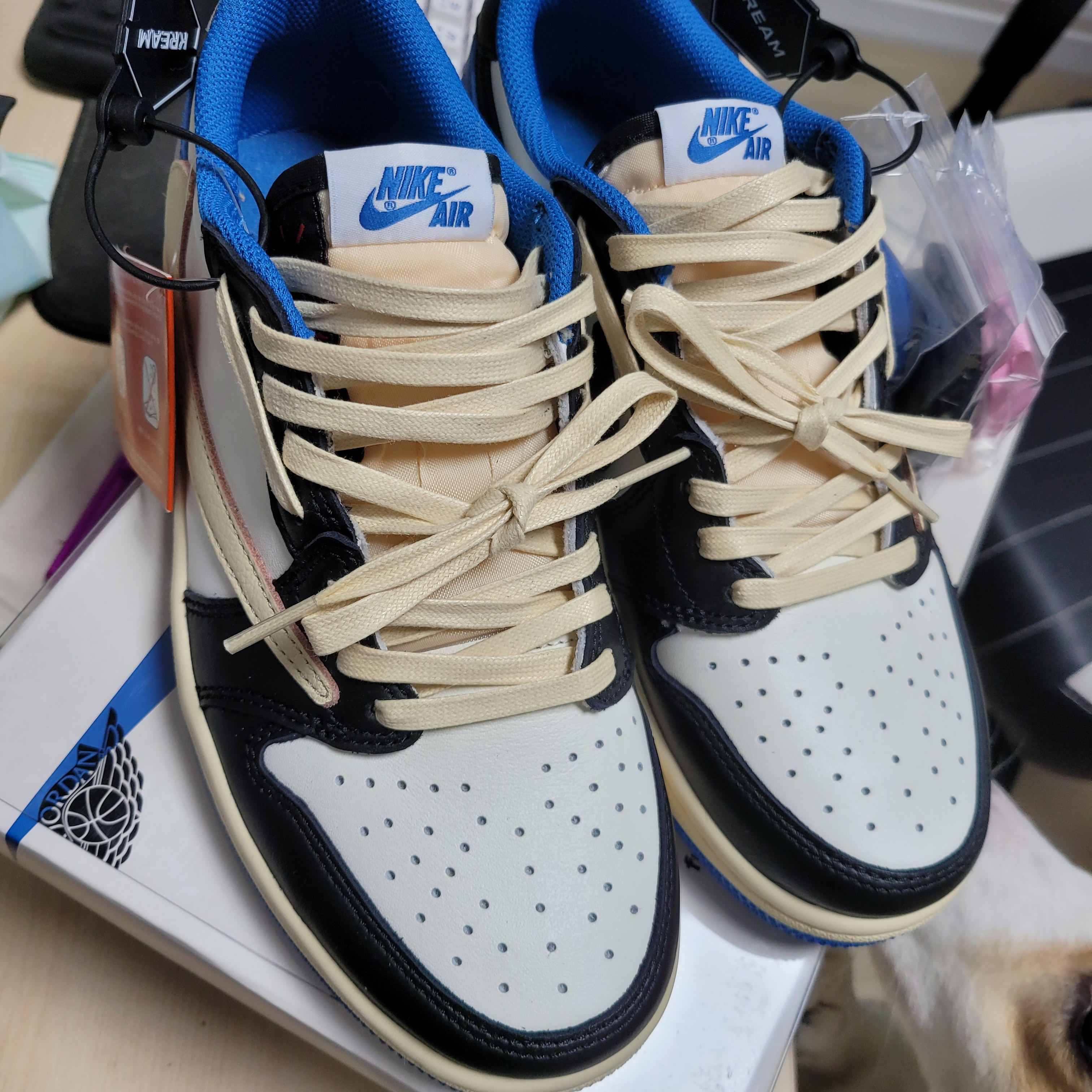 Jordan 1 x Travis Scott x Fragment Retro Low OG SP Military Blue 착용 스타일