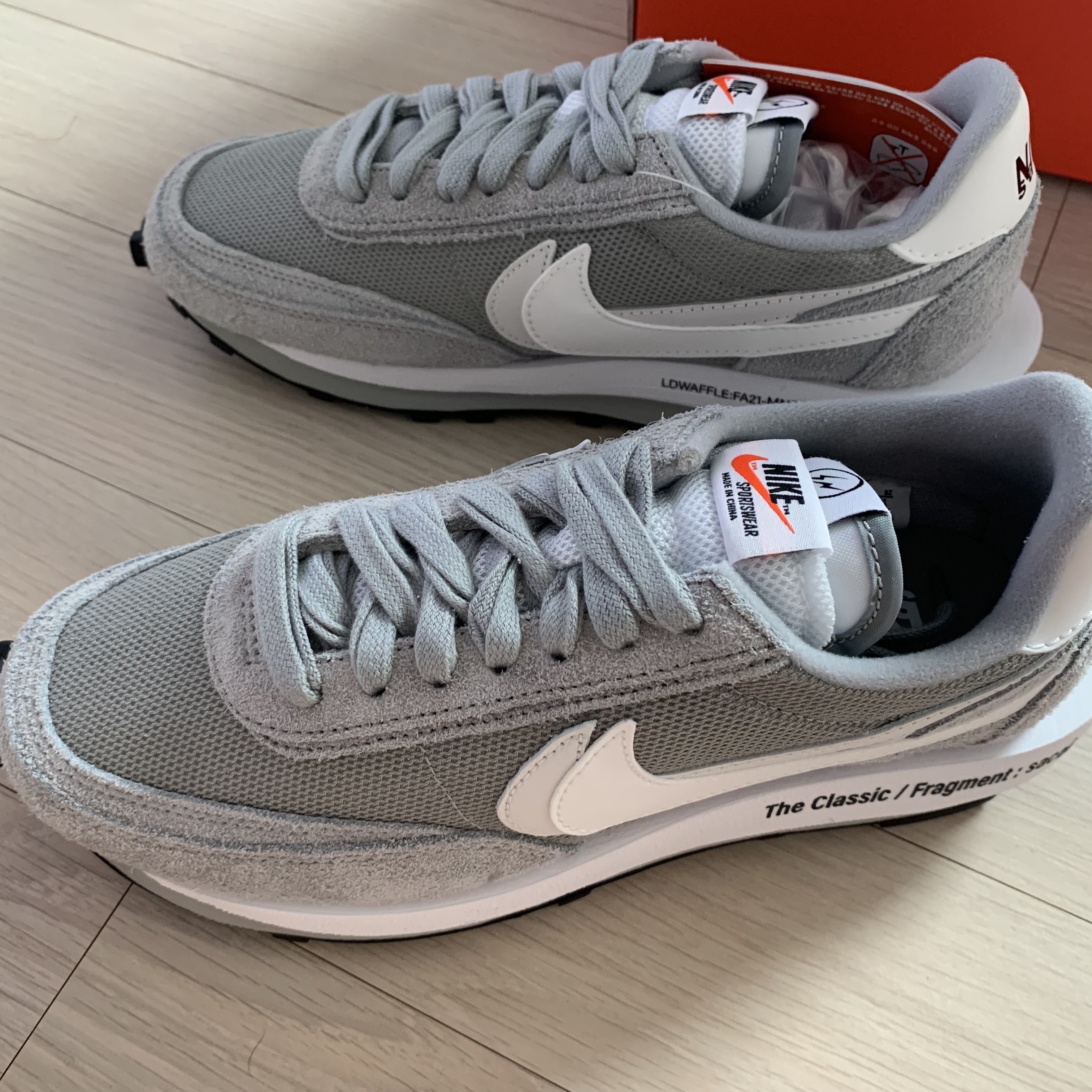 Nike x Sacai x Fragment LDWaffle Light Smoke Grey 착용 스타일