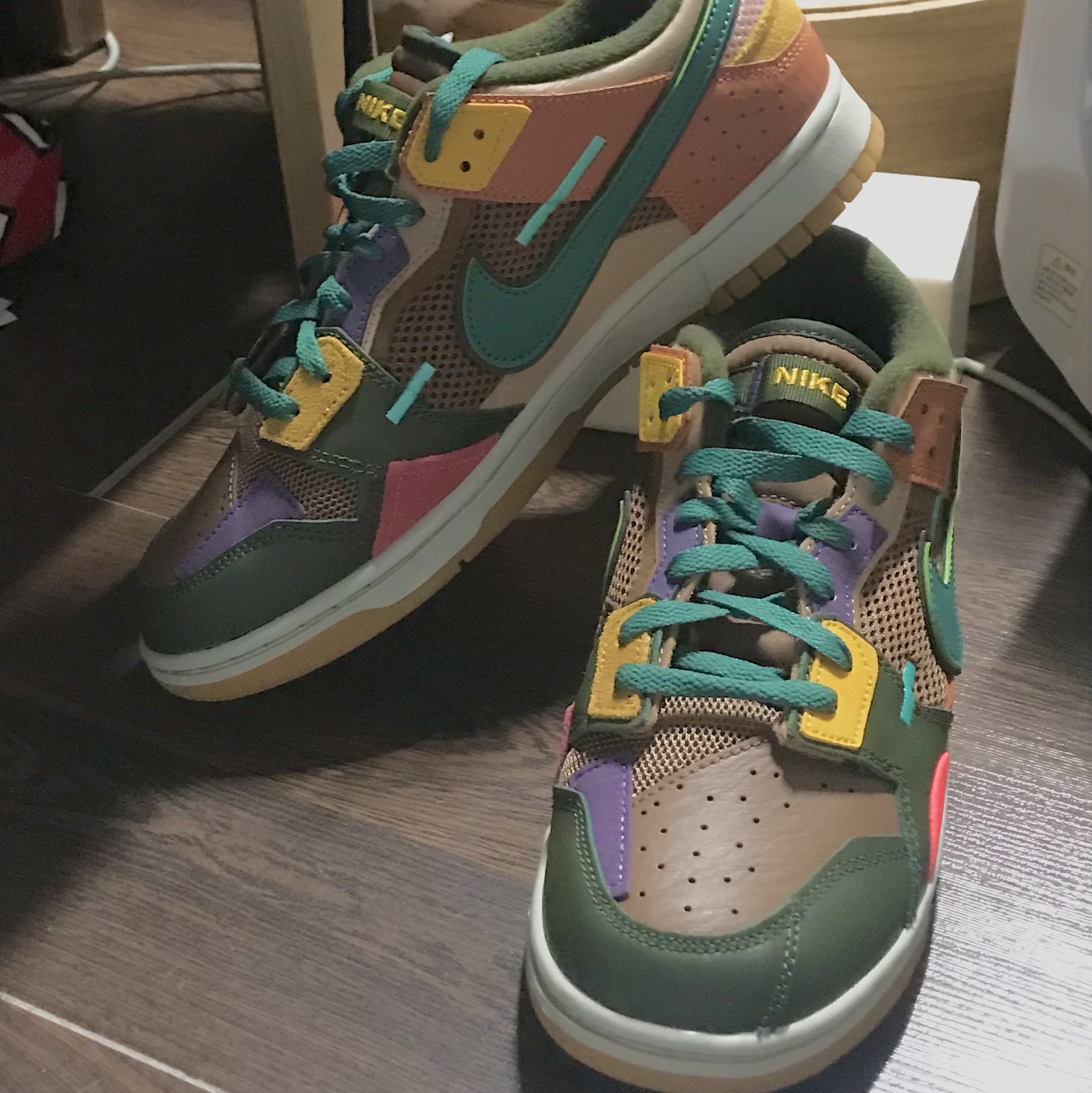 Nike Dunk Scrap Archeo Brown 착용 스타일 - 3