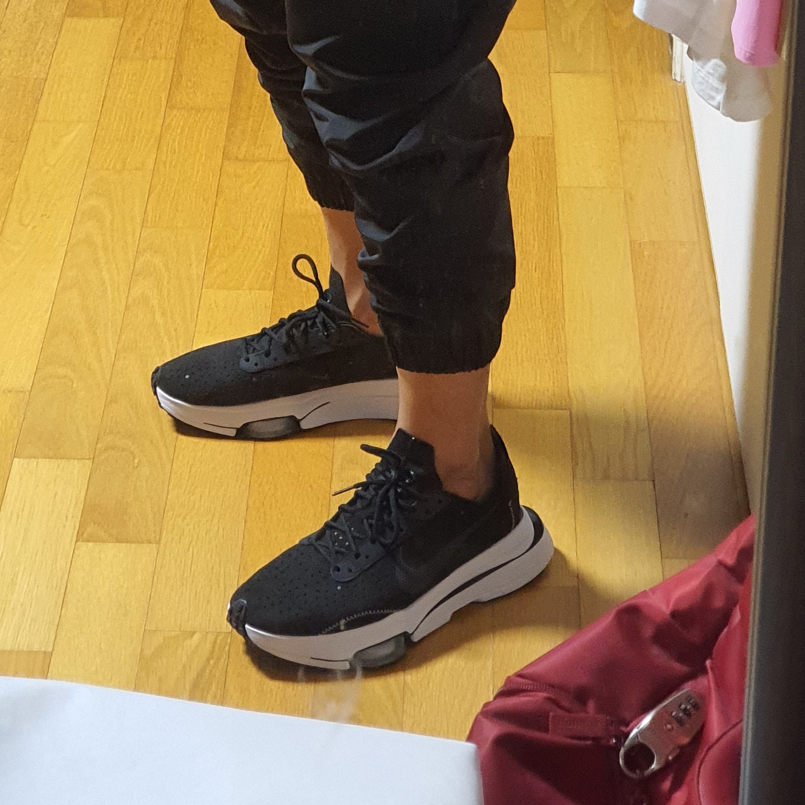 Nike Air Zoom Type Black Anthracite White 착용 스타일 - 5