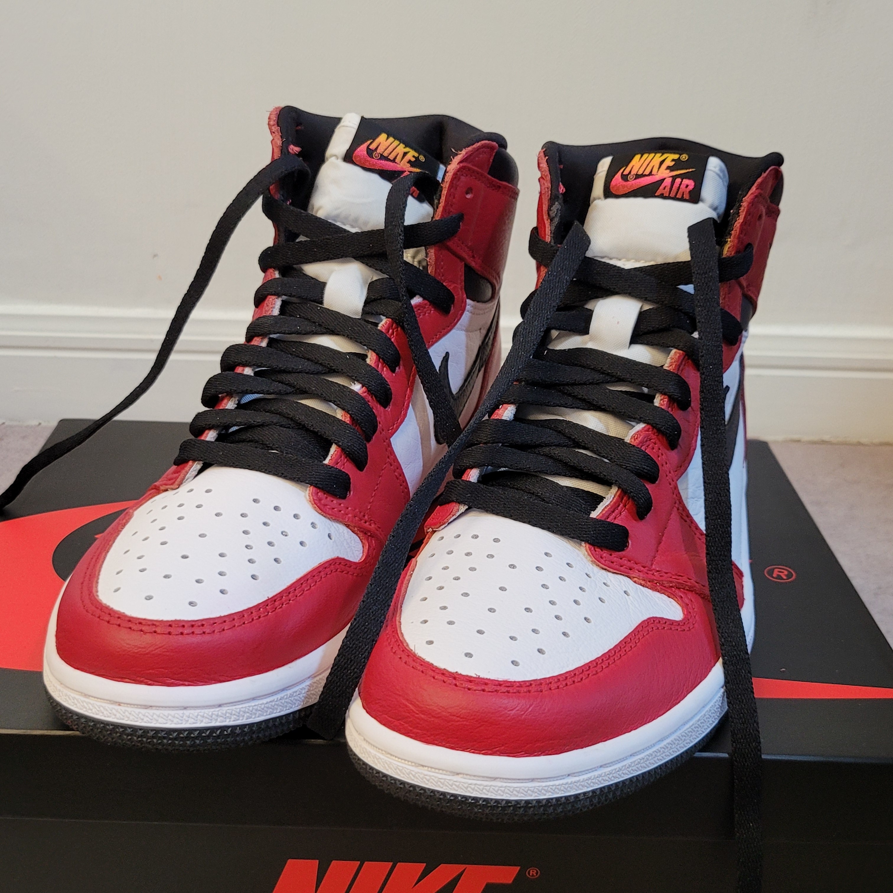 Jordan 1 Retro High OG Light Fusion Red 착용 스타일 - 2
